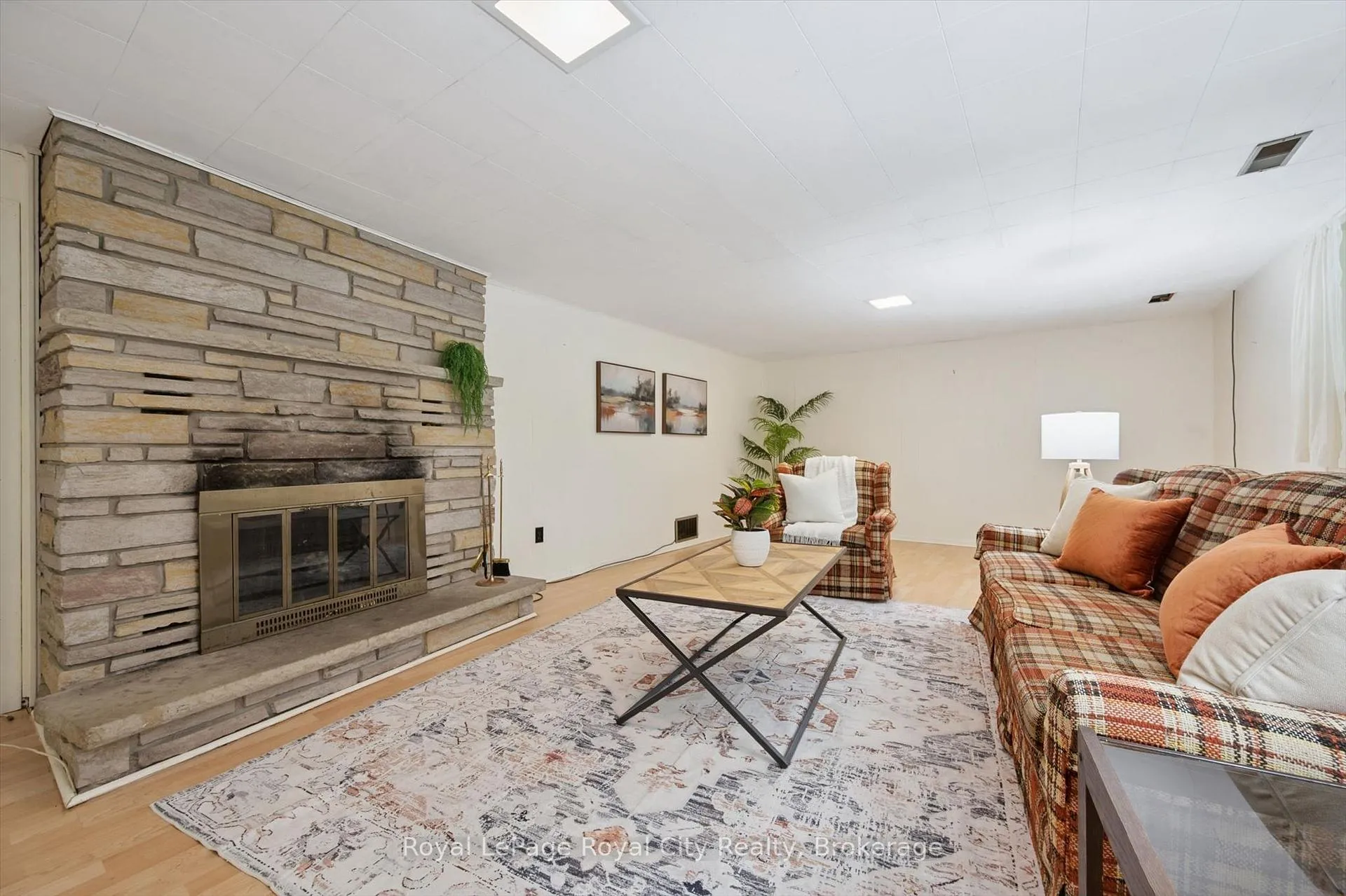 Photo 32 of 12 Hamilton Drive, Guelph/Eramosa, Rural Guelph/Eramosa East — HOMEH