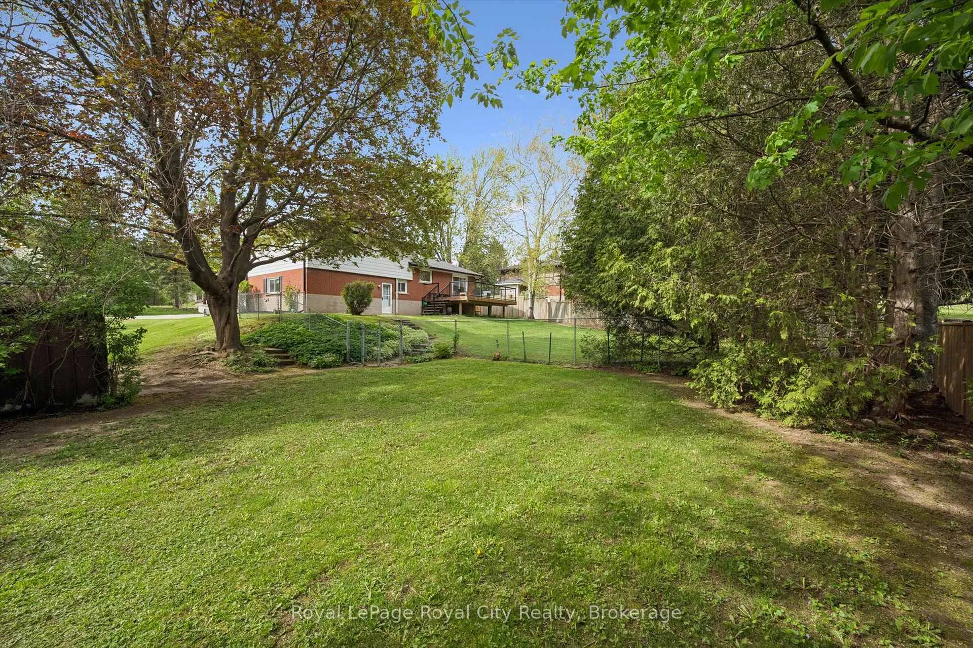 Photo 37 of 12 Hamilton Drive, Guelph/Eramosa, Rural Guelph/Eramosa East — HOMEH