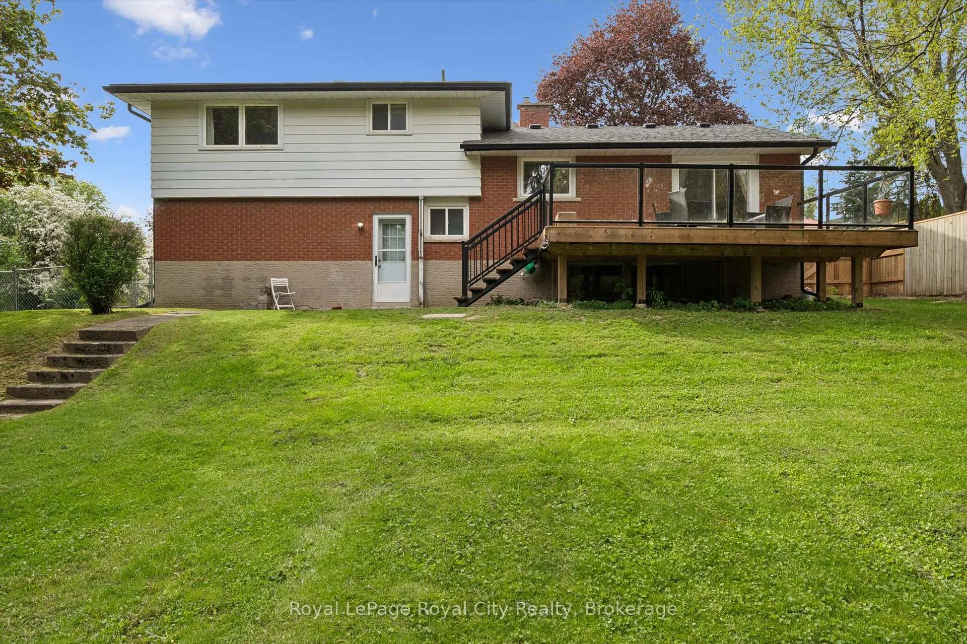 Photo 39 of 12 Hamilton Drive, Guelph/Eramosa, Rural Guelph/Eramosa East — HOMEH