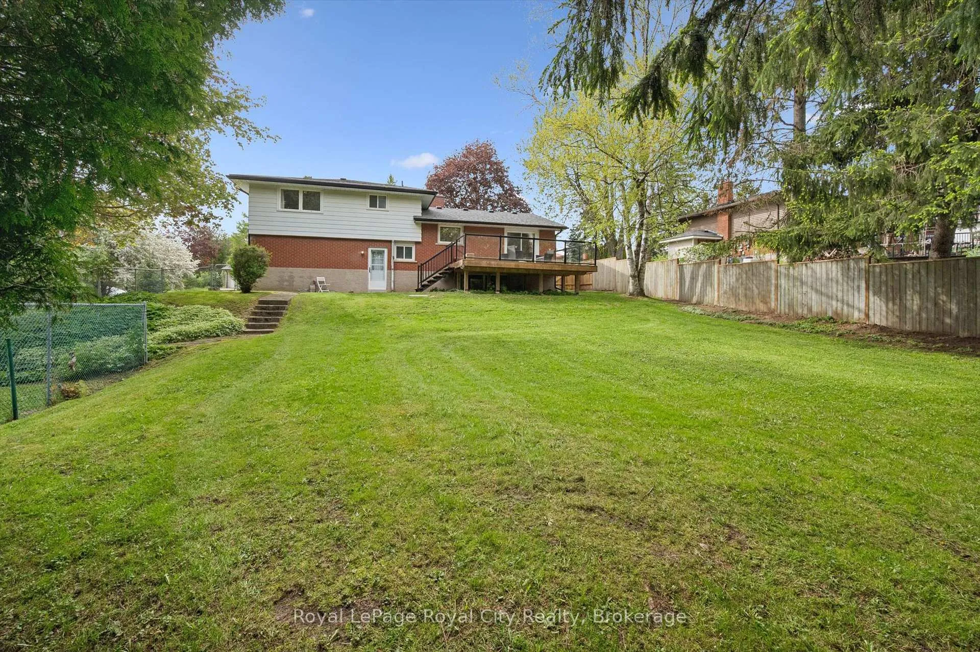 Photo 41 of 12 Hamilton Drive, Guelph/Eramosa, Rural Guelph/Eramosa East — HOMEH