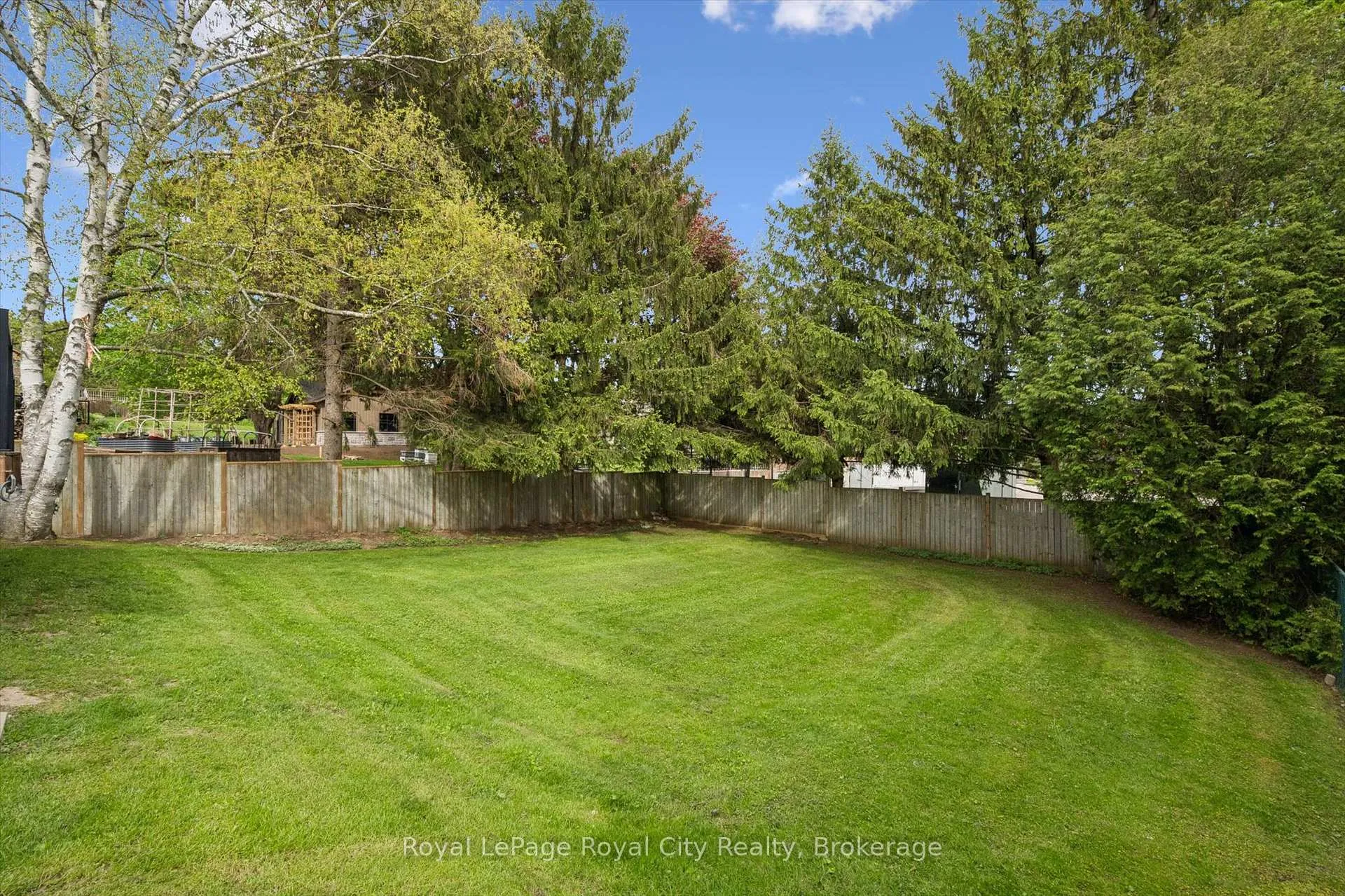 Photo 43 of 12 Hamilton Drive, Guelph/Eramosa, Rural Guelph/Eramosa East — HOMEH