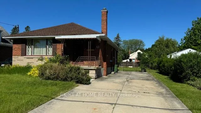 Photo 2 of 42 Gailmont Drive, Hamilton, Corman — HOMEH