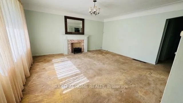 Photo 5 of 42 Gailmont Drive, Hamilton, Corman — HOMEH