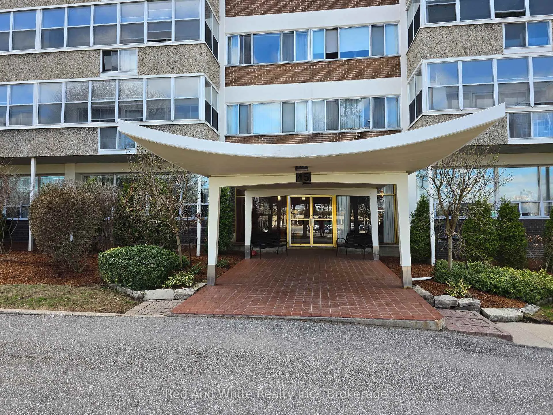 Photo 2 of Unit 202, 45 Westmount Road N, Waterloo, Uptown West — HOMEH