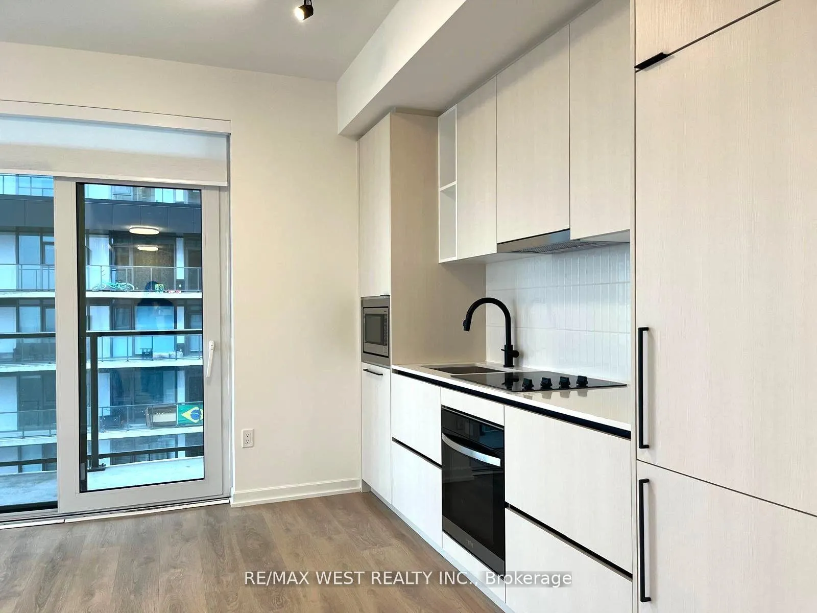 Photo 2 of Unit 2103, 10 Graphophone Grove, Toronto, Dovercourt-Wallace Emerson-Junction — HOMEH