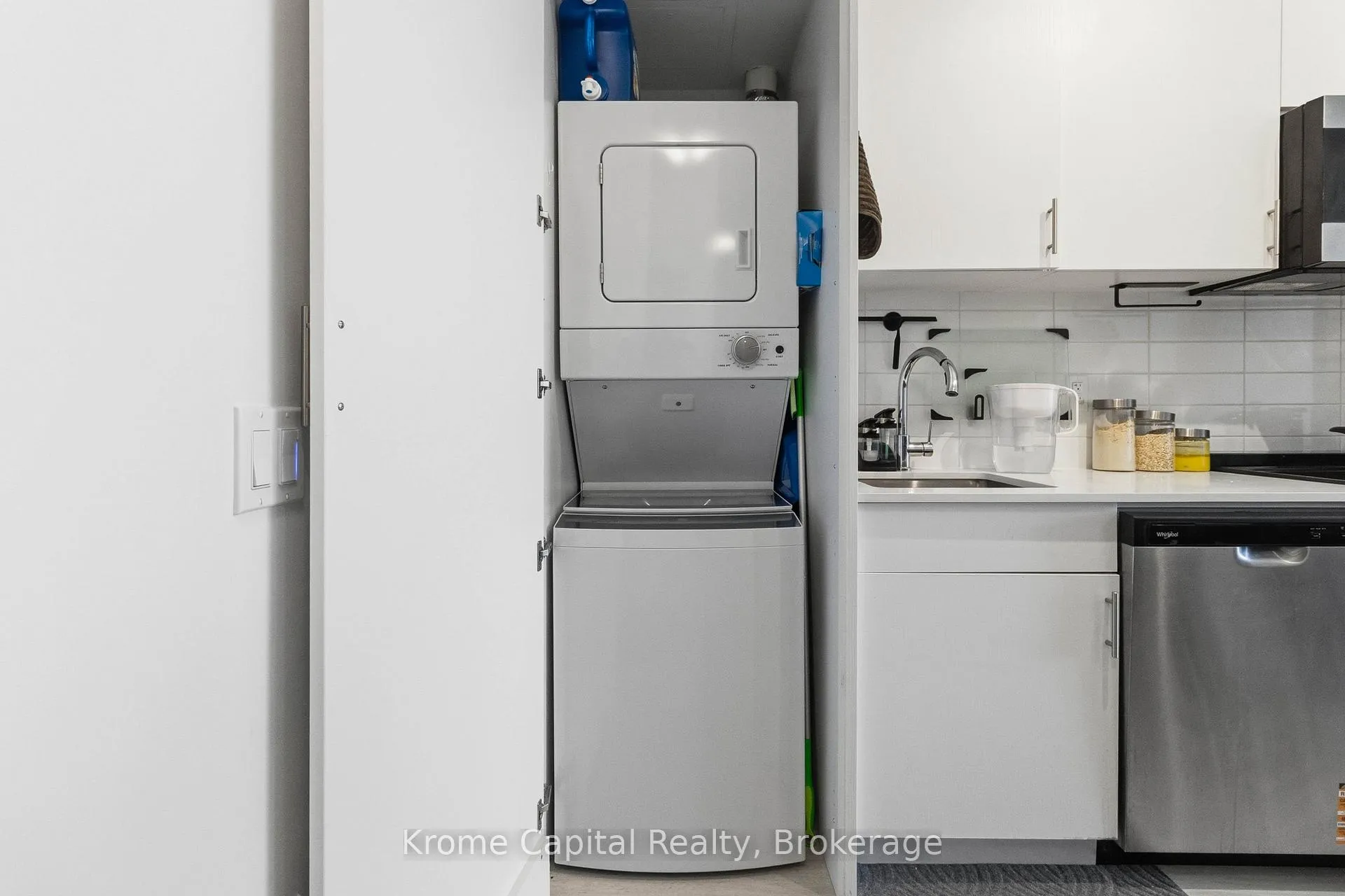 Photo 5 of Unit 718, 412 Silver Maple Road, Oakville, Joshua Meadows — HOMEH