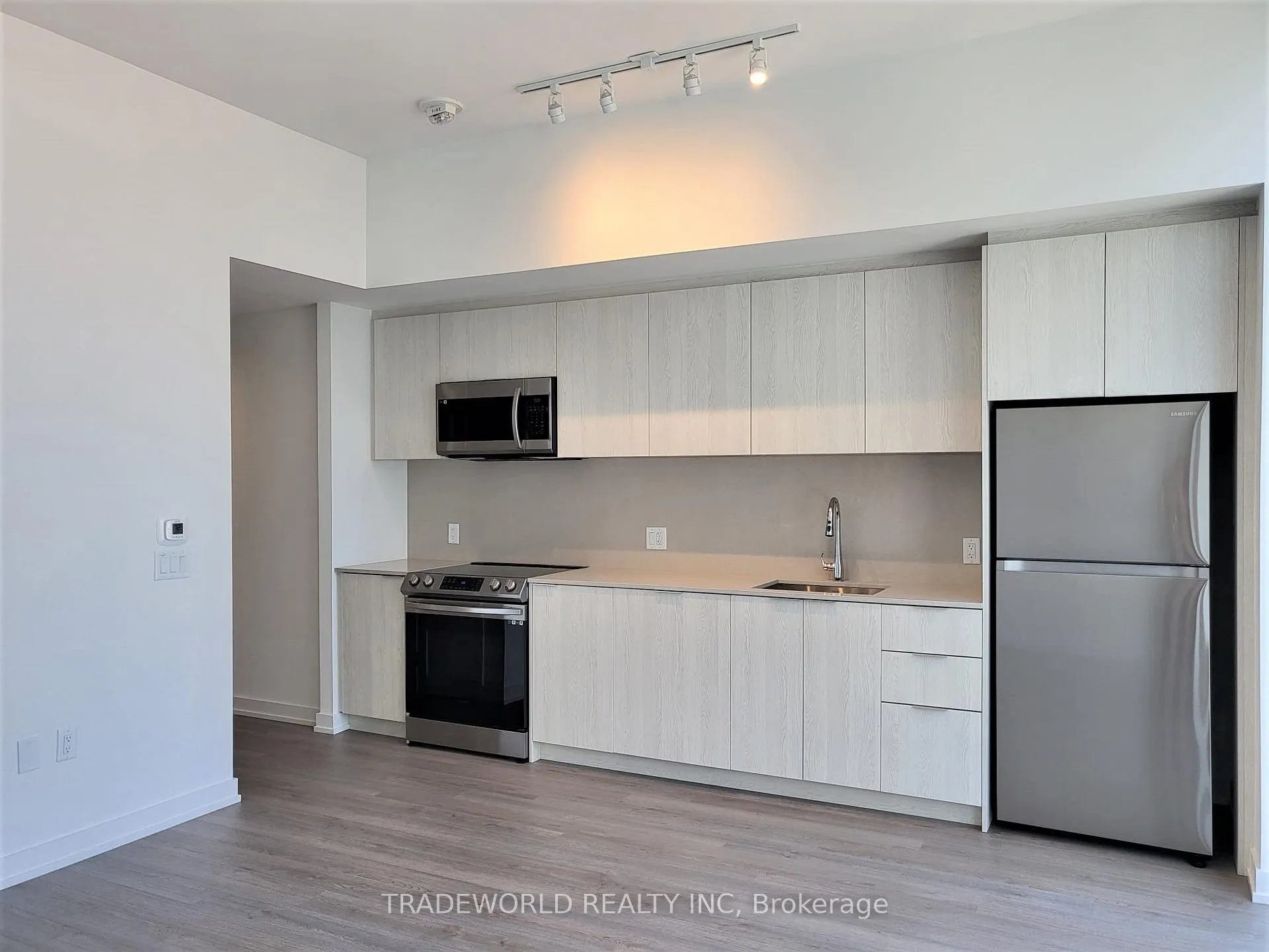 Photo 3 of Unit 2603, 357 King Street W, Toronto, Waterfront Communities — HOMEH