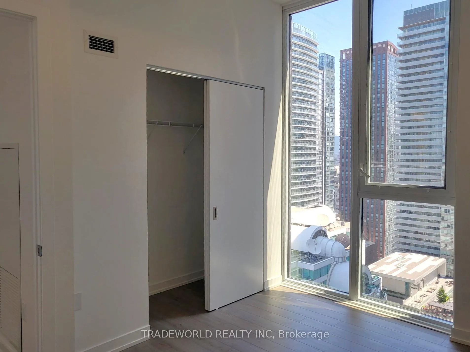 Photo 5 of Unit 2603, 357 King Street W, Toronto, Waterfront Communities — HOMEH