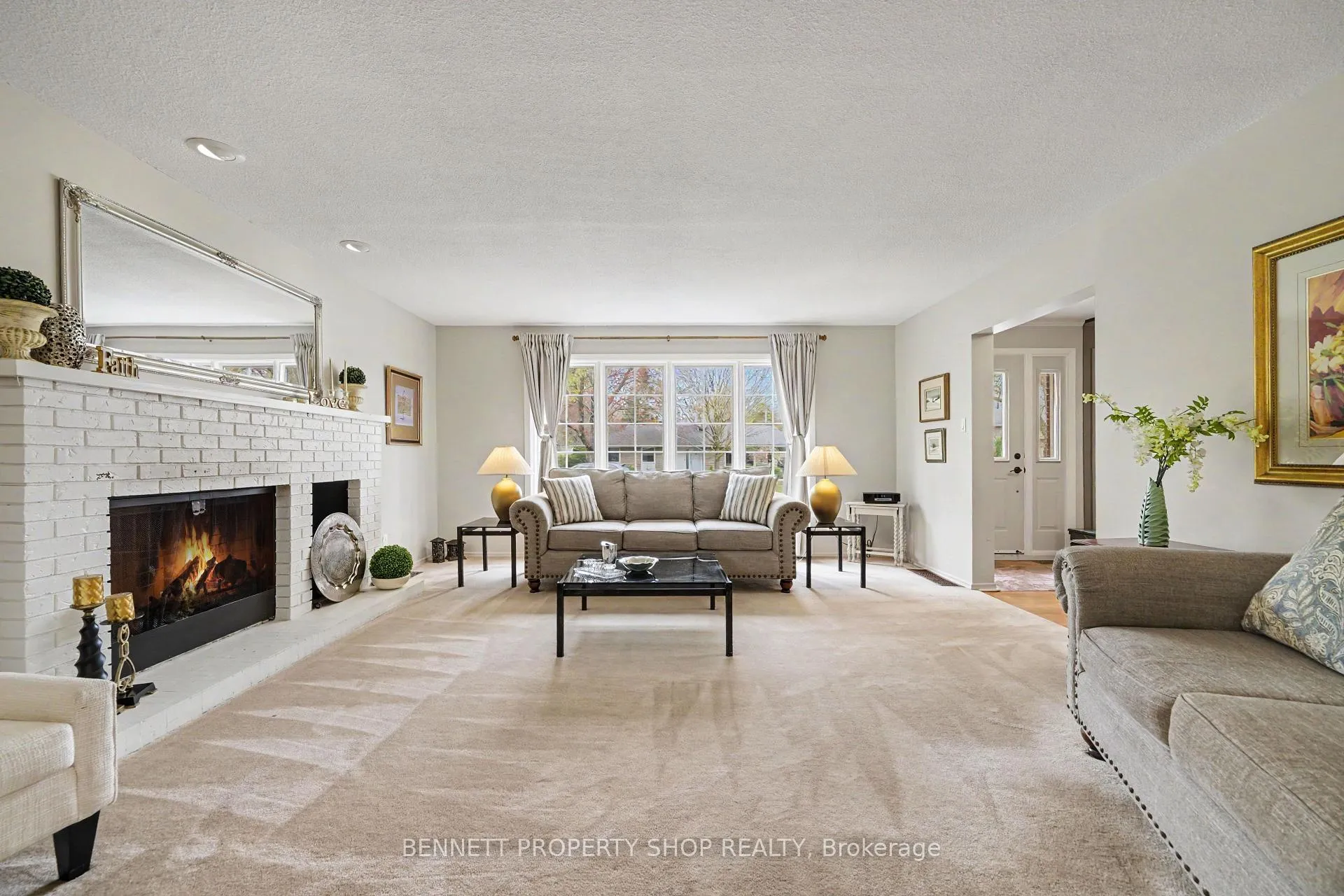 Photo 2 of 580 Blanchard Crescent, Ottawa, Mooneys Bay/Revelstoke — HOMEH