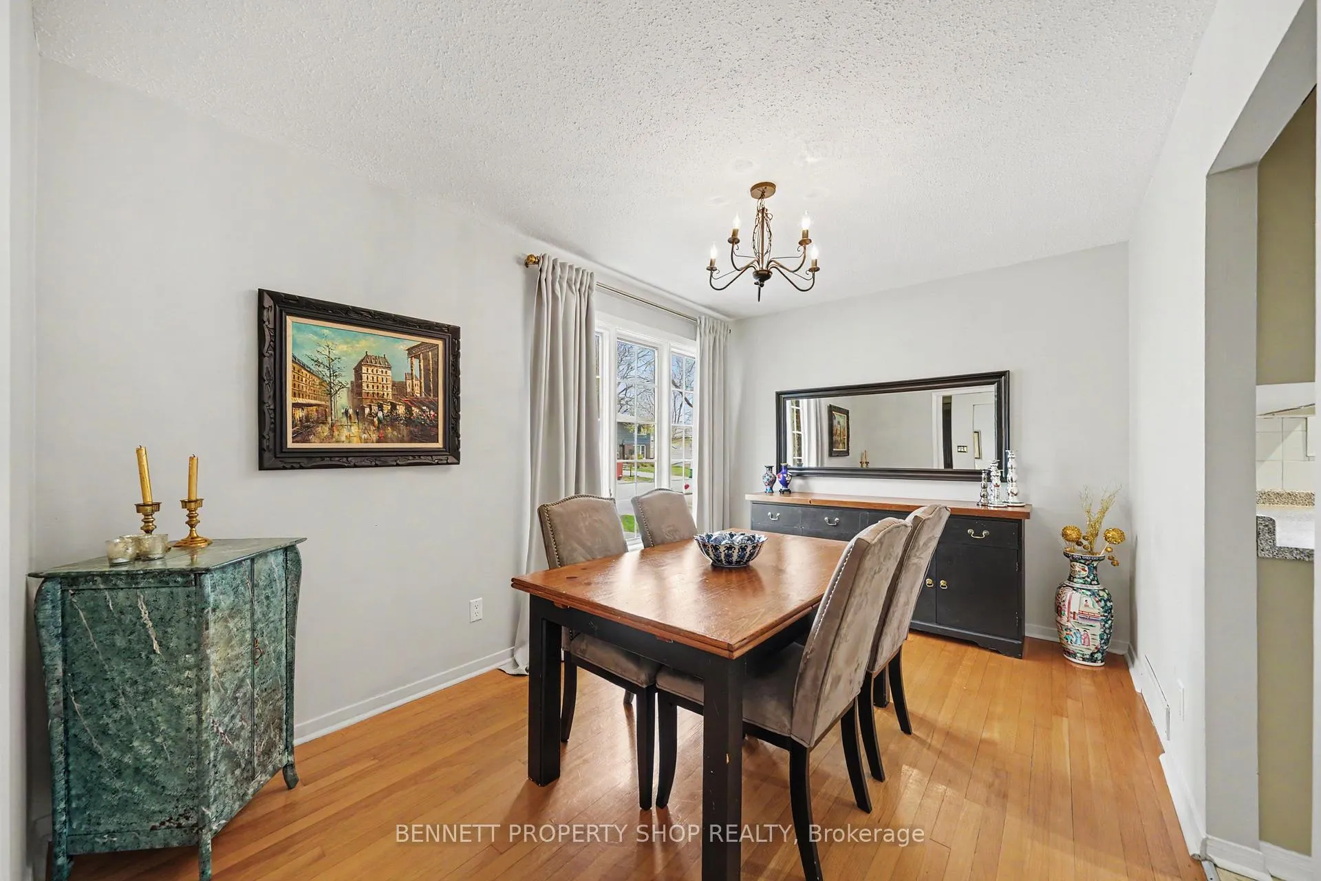 Photo 5 of 580 Blanchard Crescent, Ottawa, Mooneys Bay/Revelstoke — HOMEH