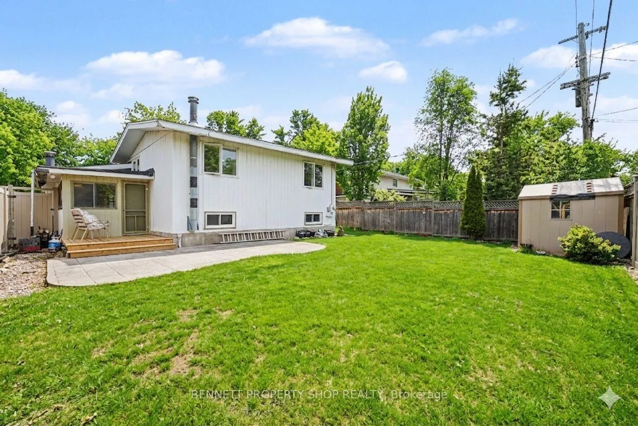 Photo 17 of 580 Blanchard Crescent, Ottawa, Mooneys Bay/Revelstoke — HOMEH