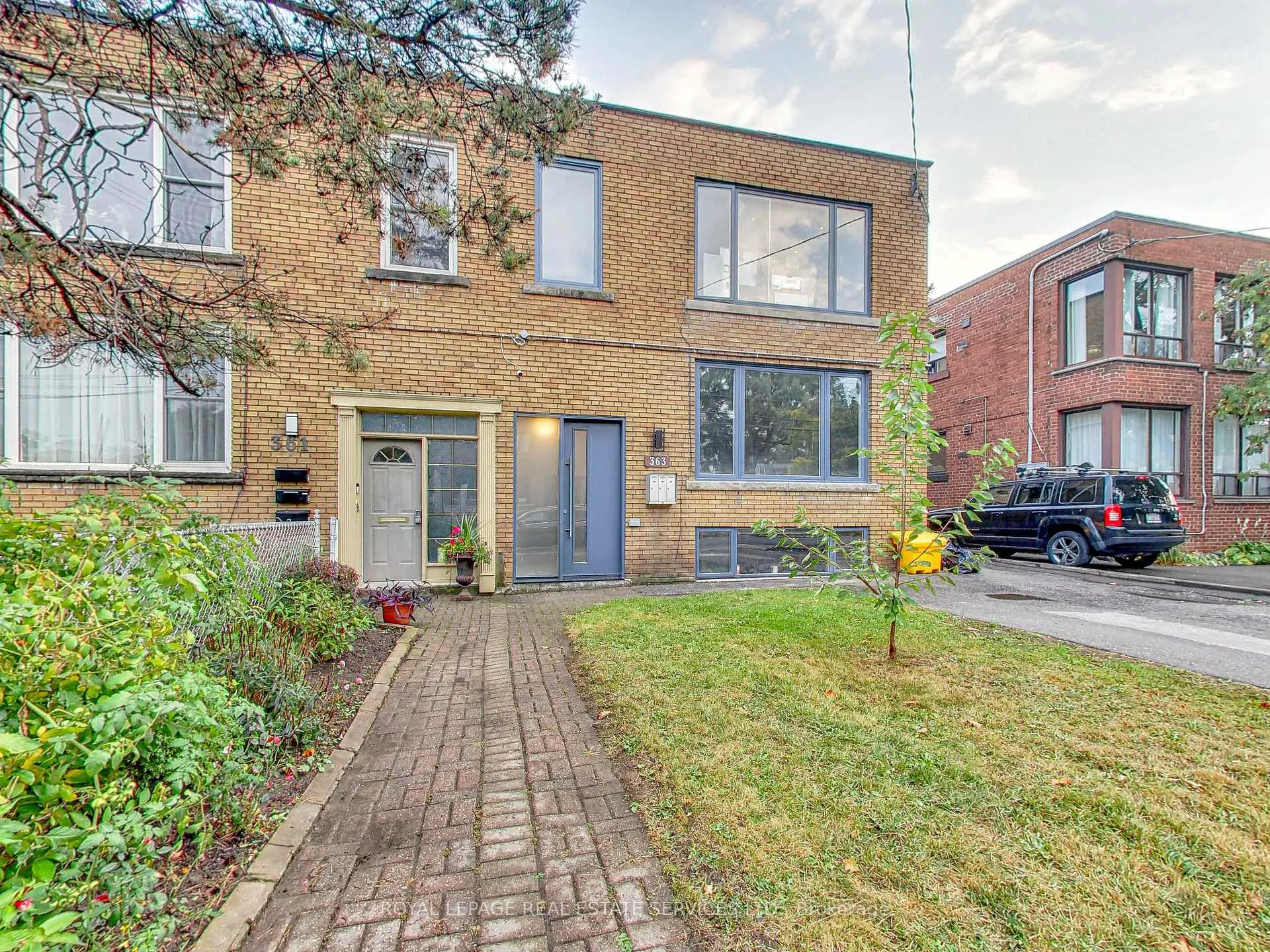 Front of Unit 3, 363 Dalesford Road