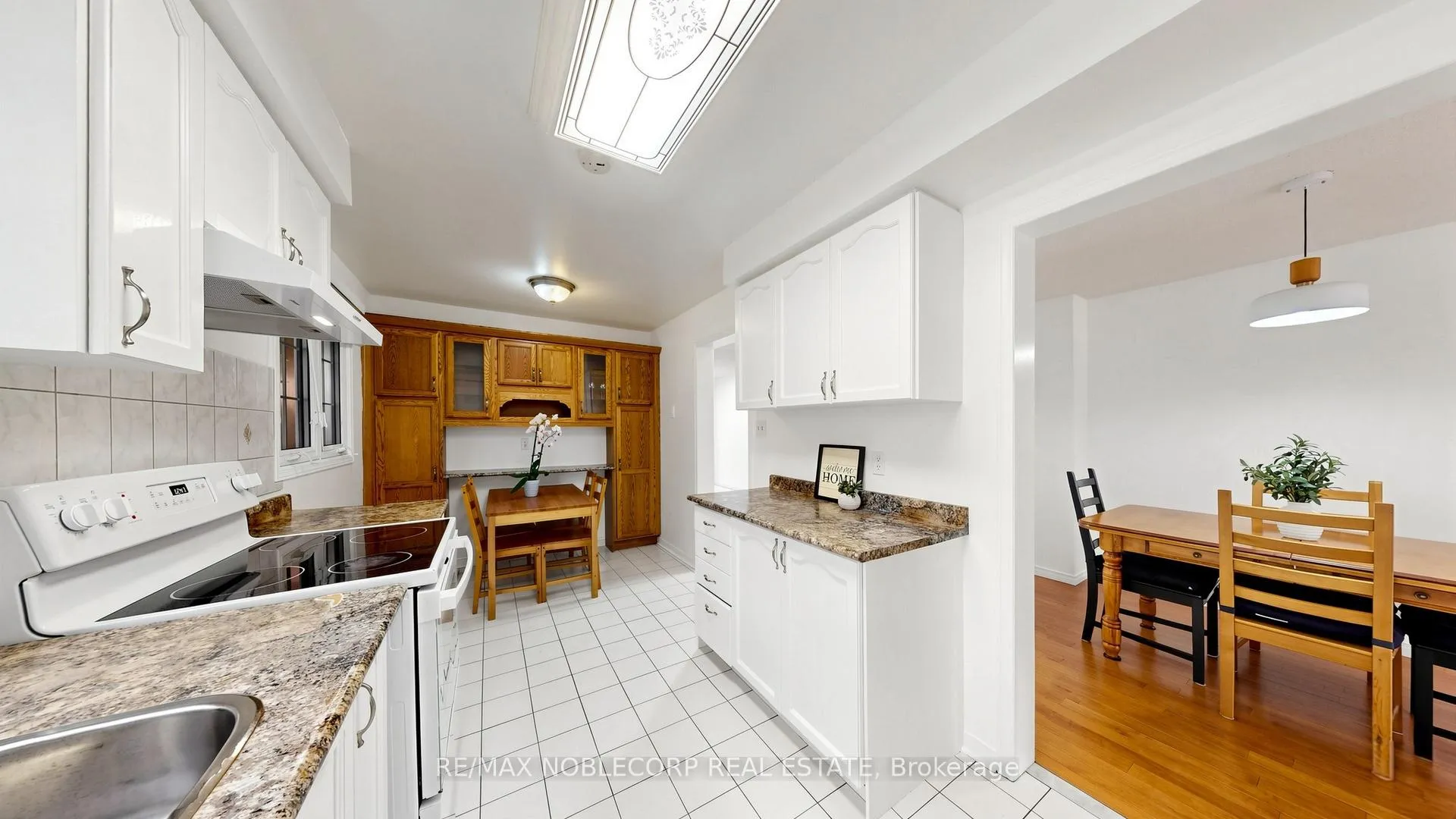 Photo 12 of 2240 Shipwright Road, Oakville, Glen Abbey — HOMEH