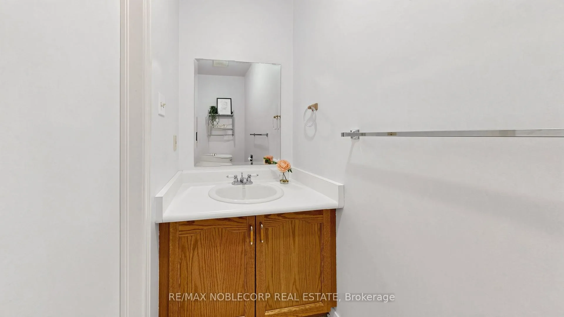 Photo 14 of 2240 Shipwright Road, Oakville, Glen Abbey — HOMEH