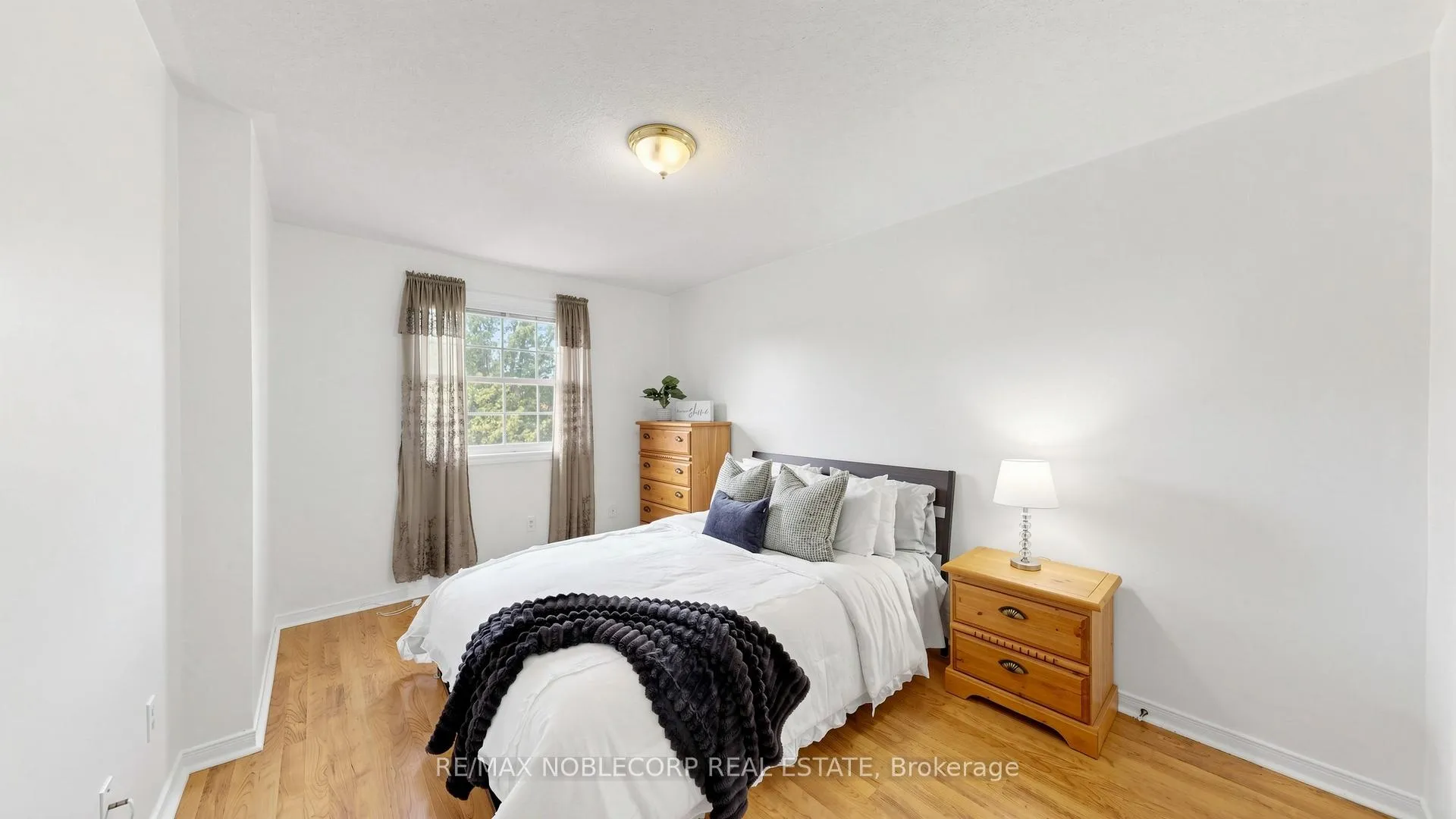 Photo 20 of 2240 Shipwright Road, Oakville, Glen Abbey — HOMEH