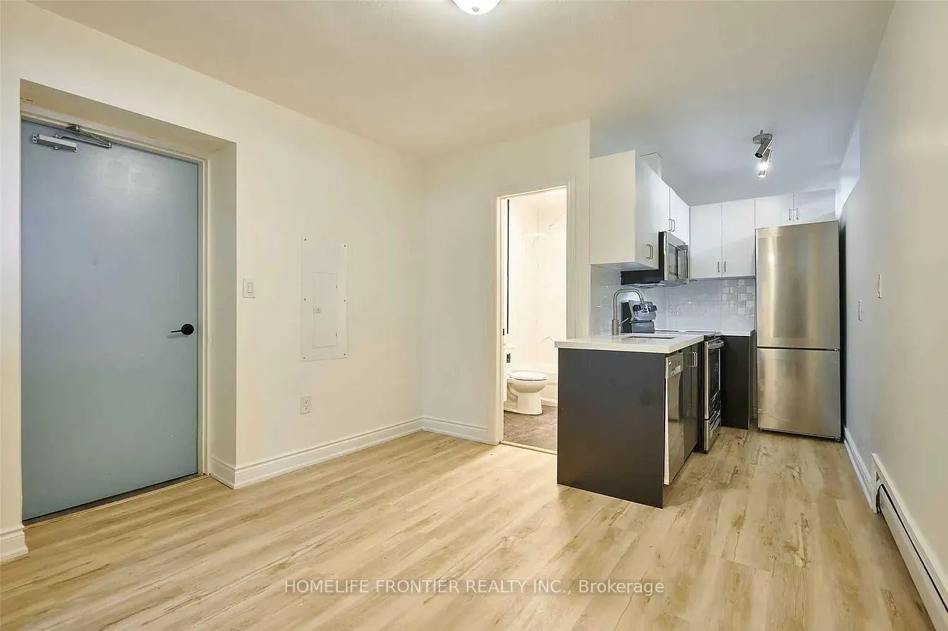 Front of Unit 101, 291 Scarlett Road