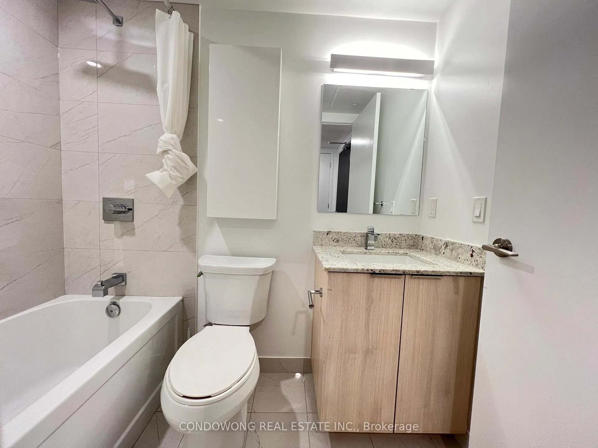 Photo 5 of Unit 3304, 501 Yonge Street, Toronto, Church-Yonge Corridor — HOMEH