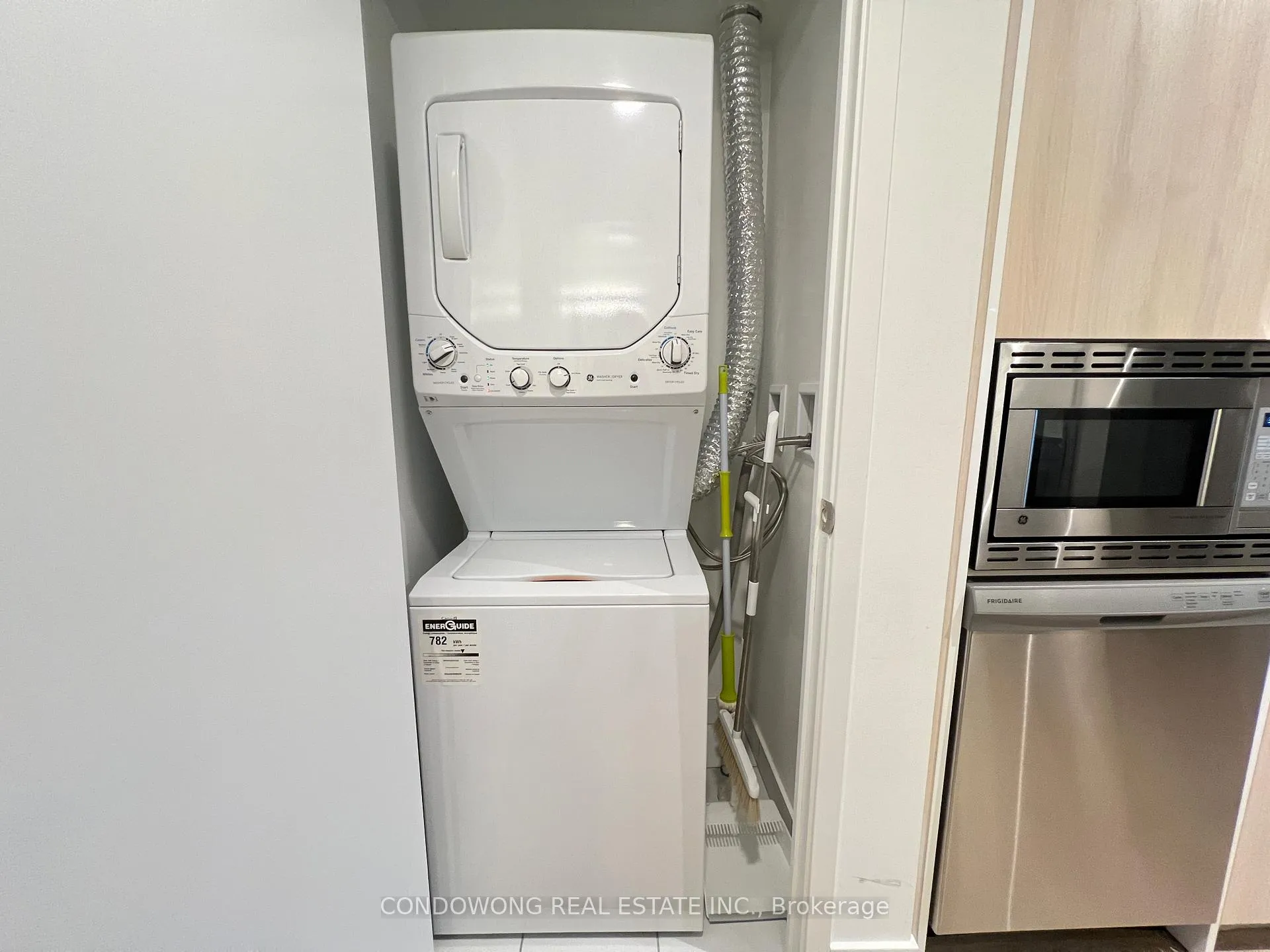 Photo 6 of Unit 3304, 501 Yonge Street, Toronto, Church-Yonge Corridor — HOMEH