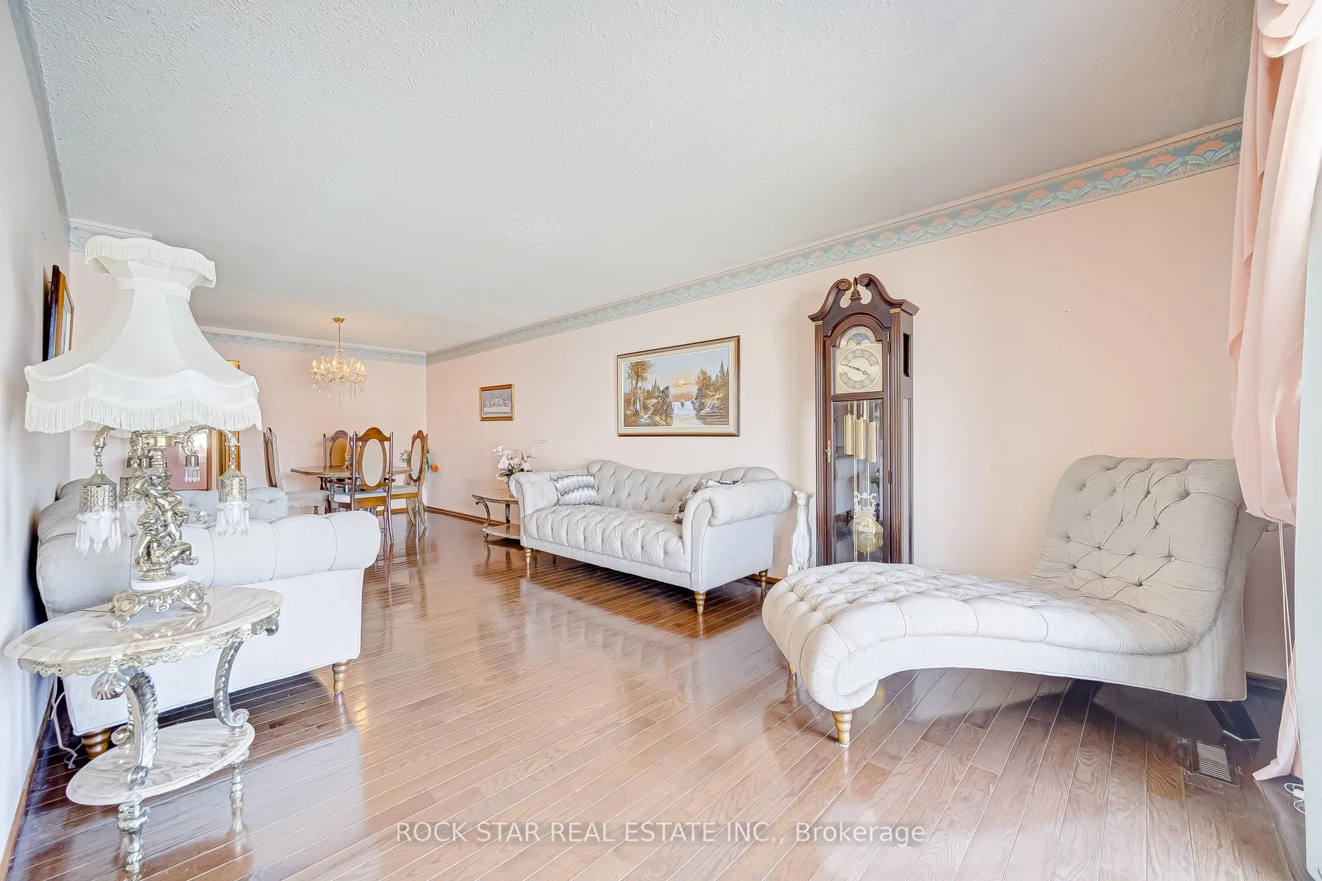 Photo 6 of 115 Glen Shields Avenue, Vaughan, Glen Shields — HOMEH