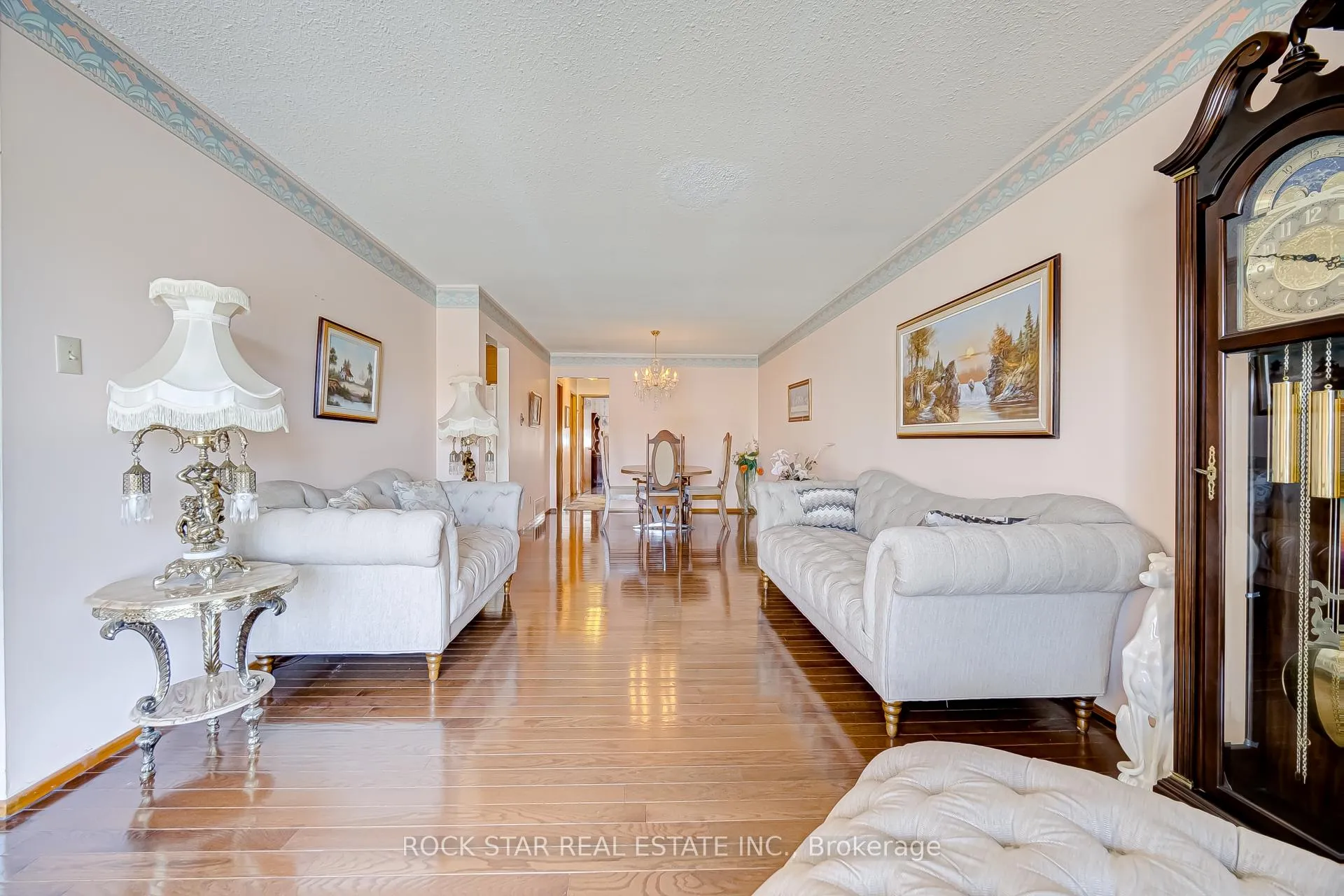Photo 7 of 115 Glen Shields Avenue, Vaughan, Glen Shields — HOMEH