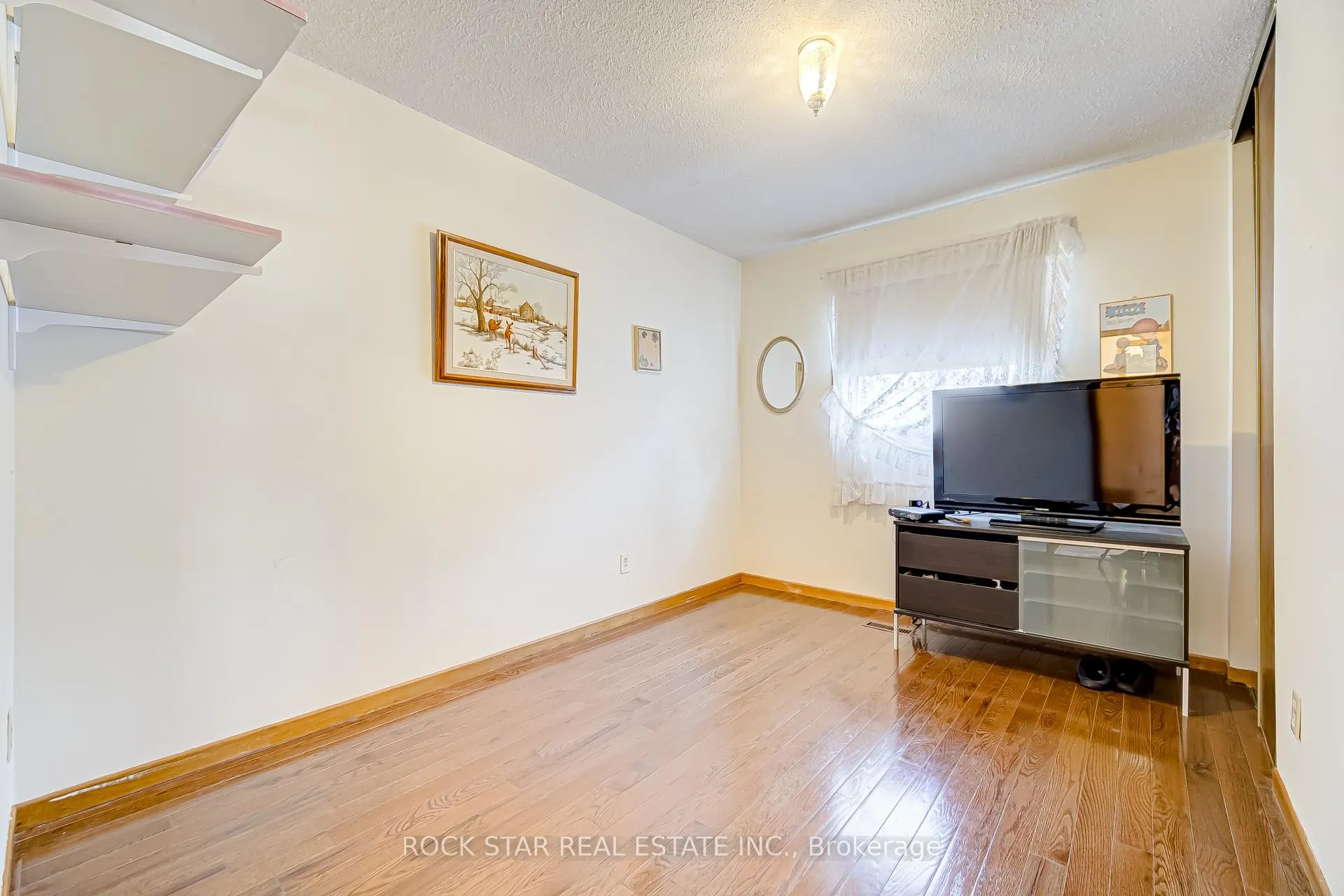 Photo 12 of 115 Glen Shields Avenue, Vaughan, Glen Shields — HOMEH