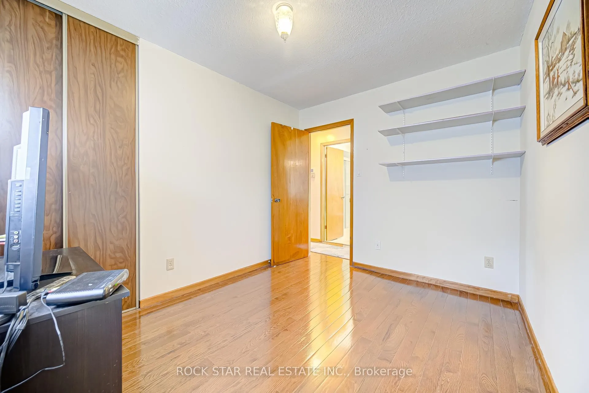 Photo 13 of 115 Glen Shields Avenue, Vaughan, Glen Shields — HOMEH