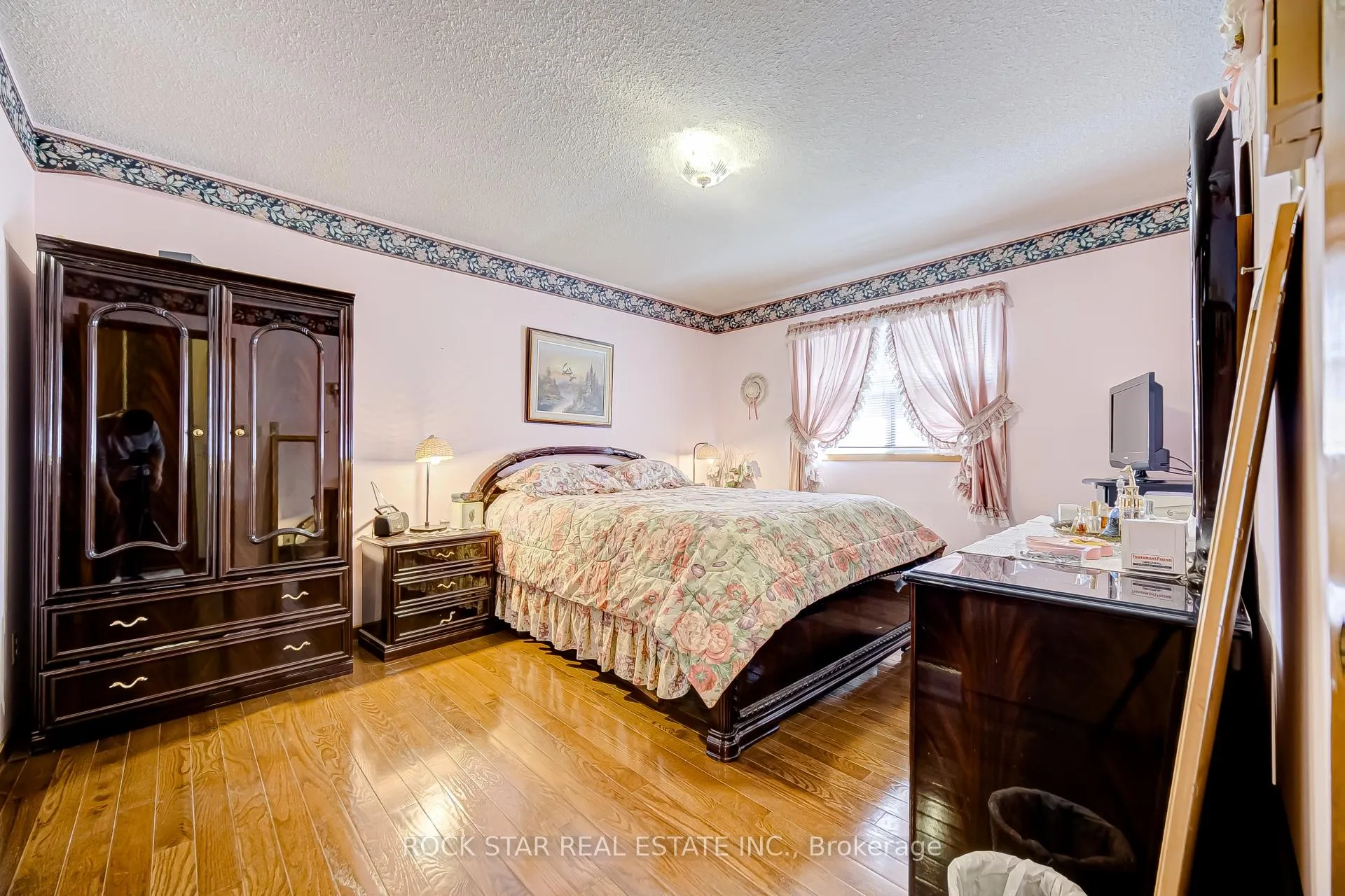 Photo 14 of 115 Glen Shields Avenue, Vaughan, Glen Shields — HOMEH
