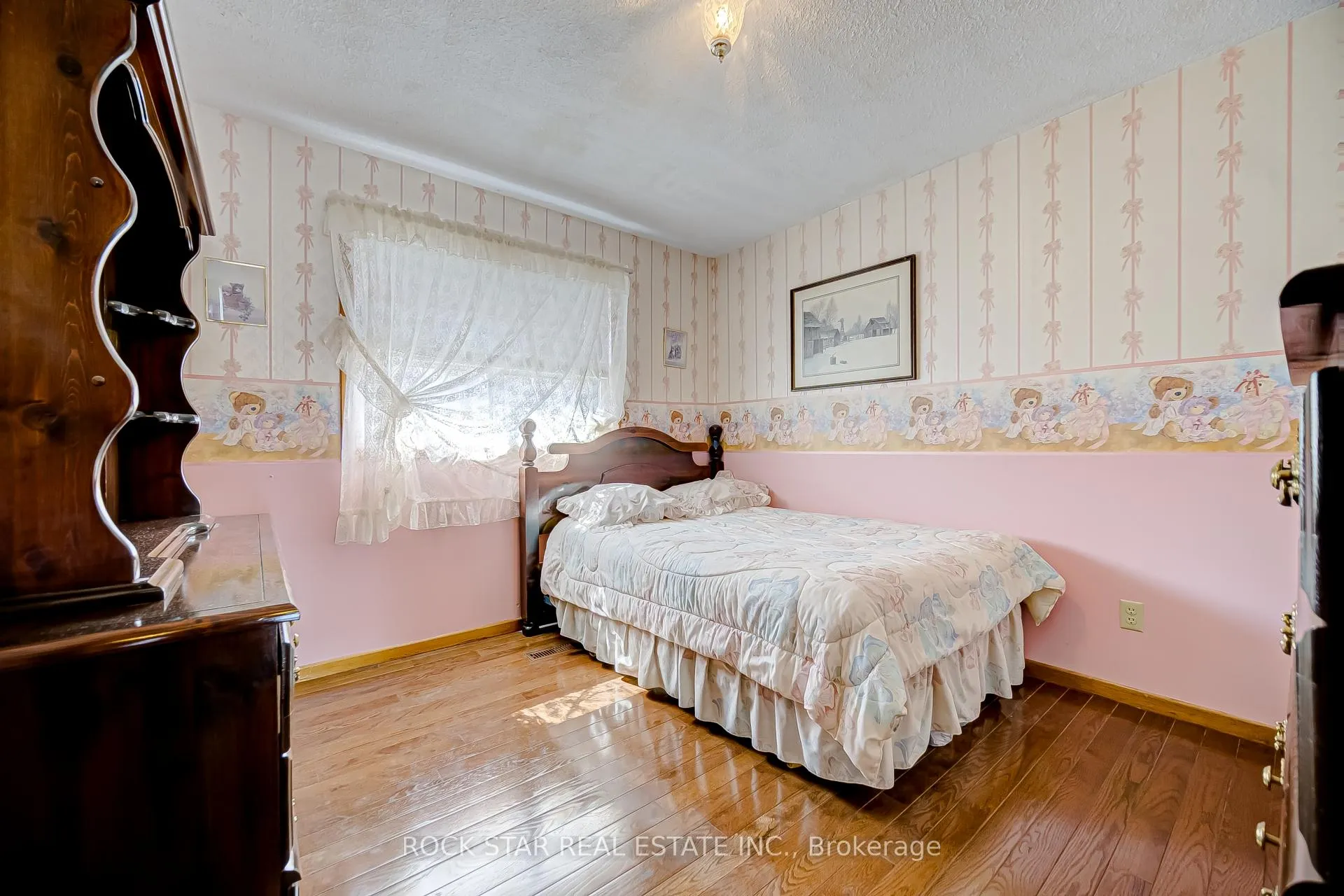 Photo 15 of 115 Glen Shields Avenue, Vaughan, Glen Shields — HOMEH