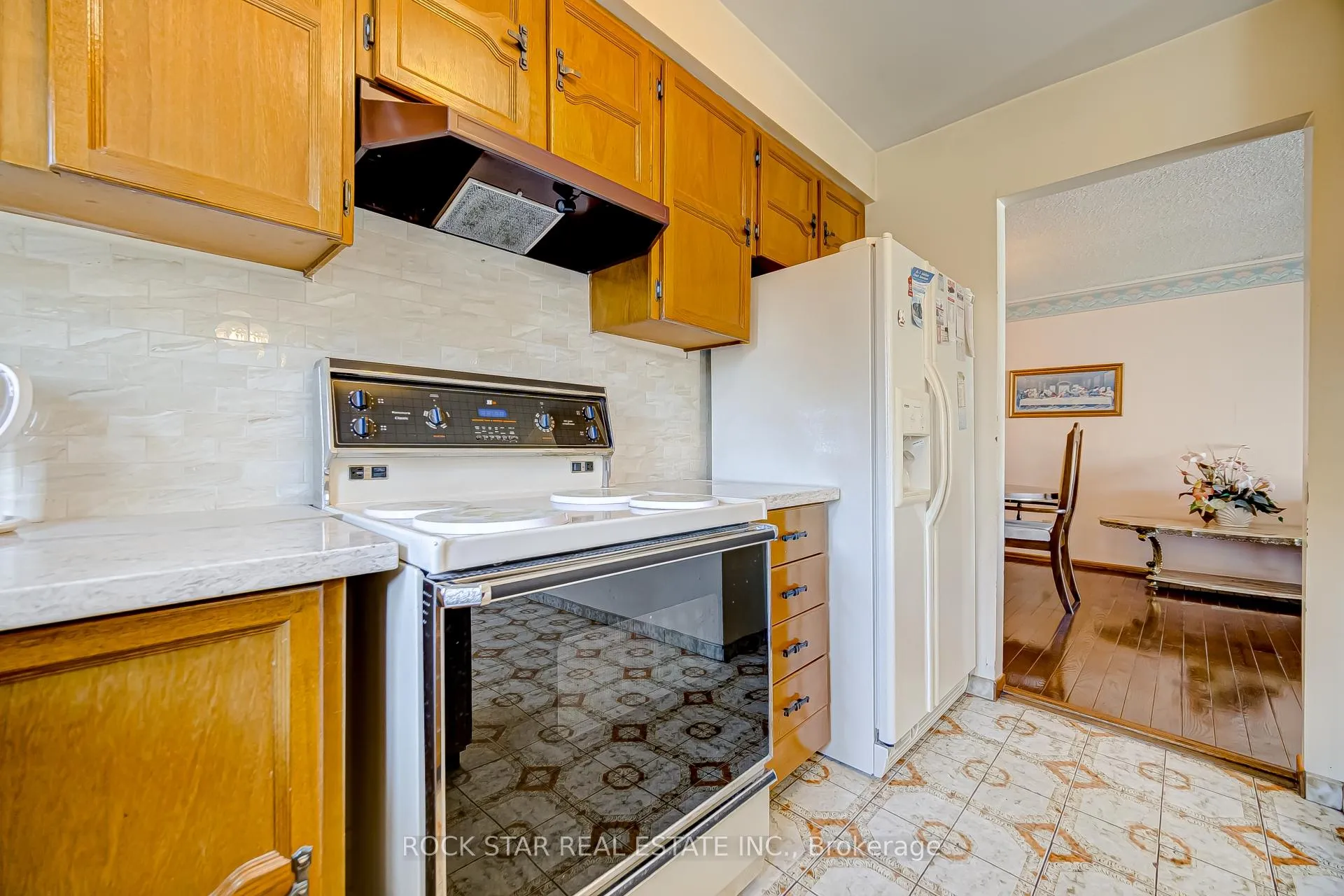 Photo 18 of 115 Glen Shields Avenue, Vaughan, Glen Shields — HOMEH