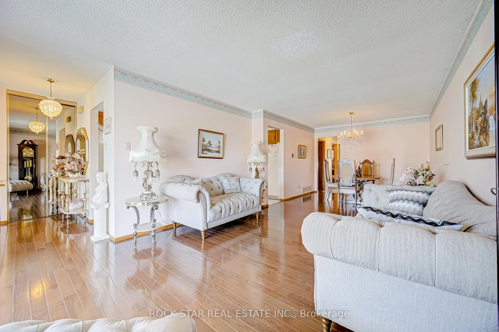 Photo 19 of 115 Glen Shields Avenue, Vaughan, Glen Shields — HOMEH