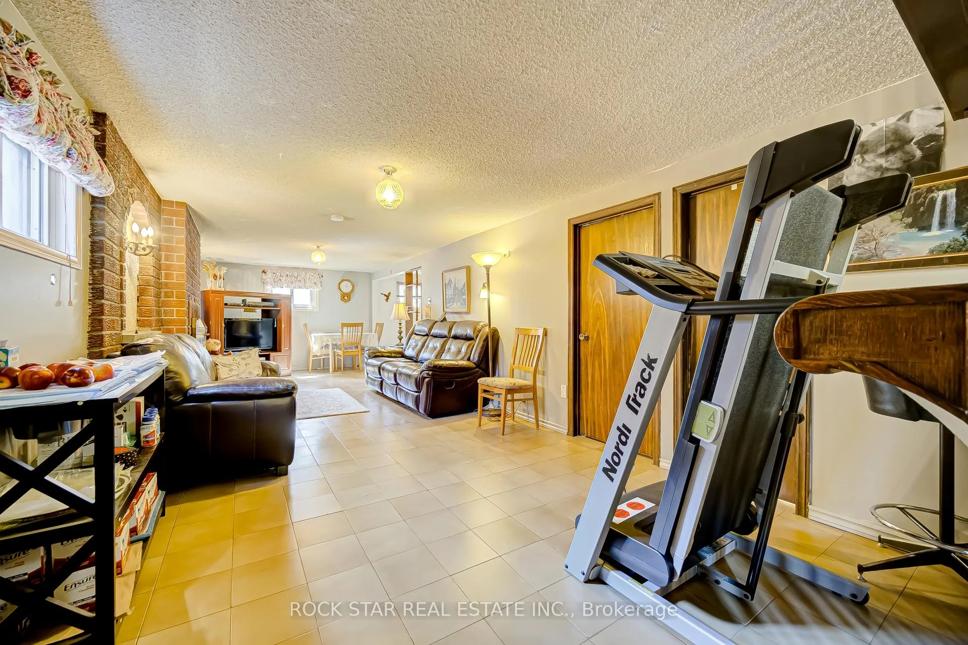 Photo 23 of 115 Glen Shields Avenue, Vaughan, Glen Shields — HOMEH