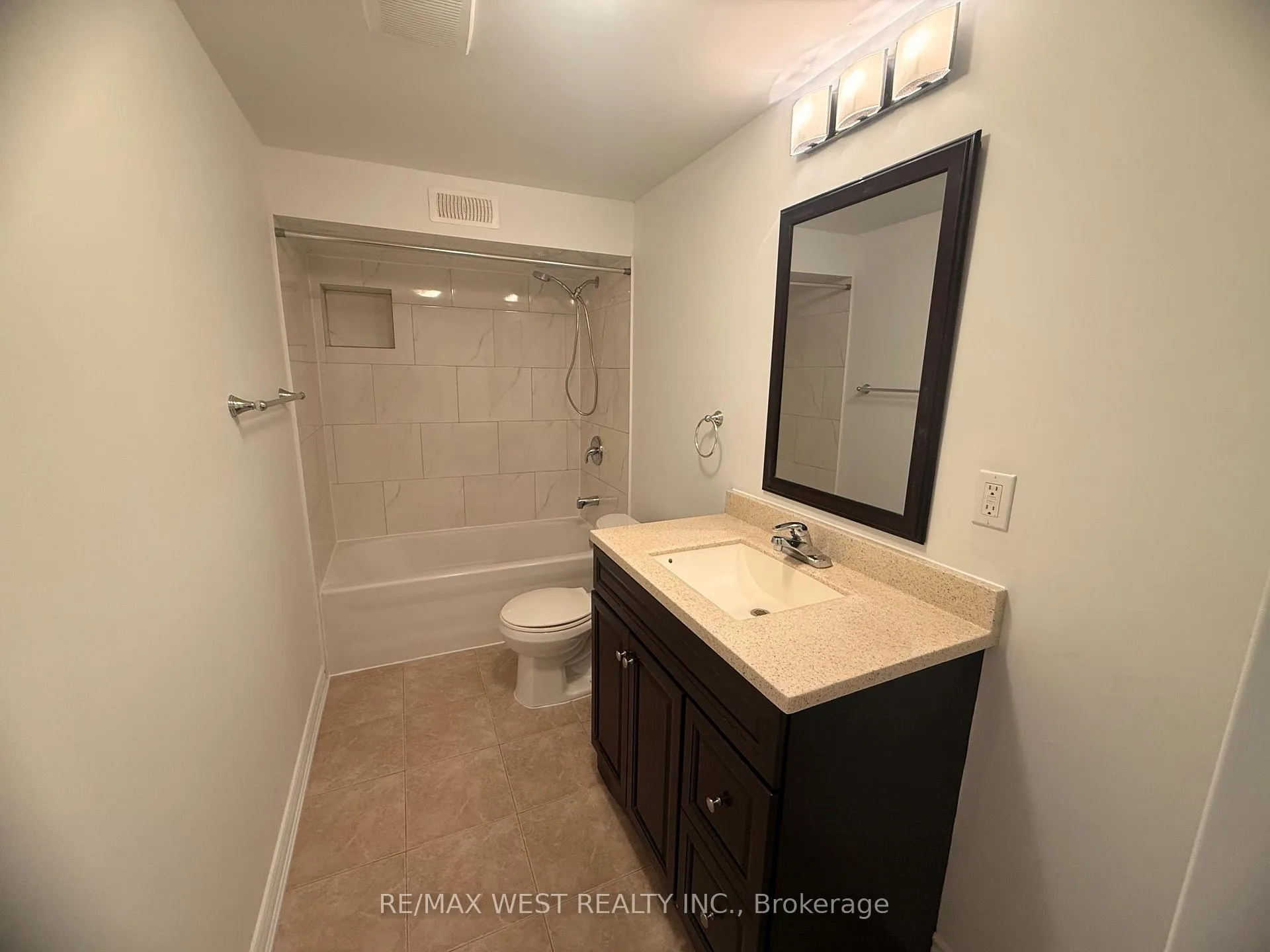 Photo 10 of Unit C, 334 Silverthorn Avenue, Toronto, Keelesdale-Eglinton West — HOMEH