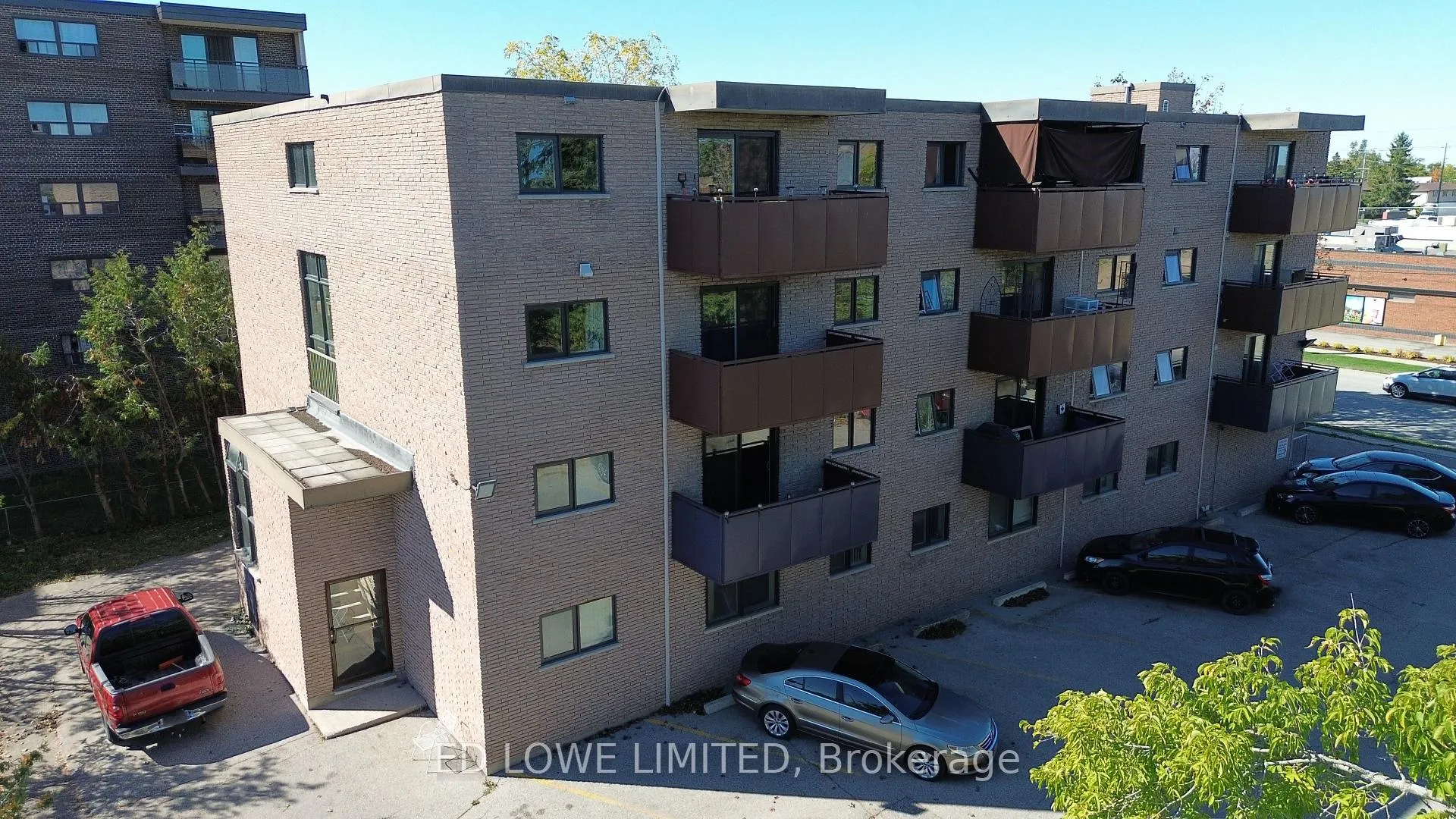 Photo 2 of Unit 401, 7 Fittons Road E, Orillia — HOMEH