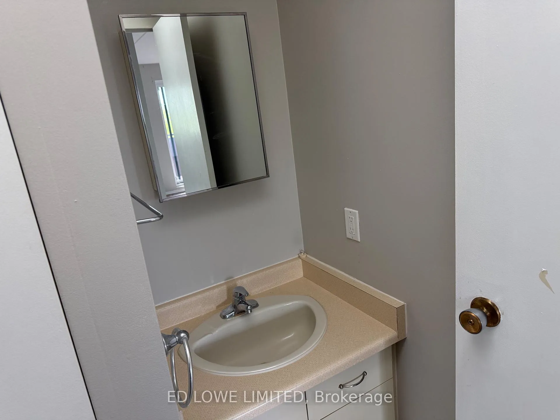 Photo 14 of Unit 401, 7 Fittons Road E, Orillia — HOMEH