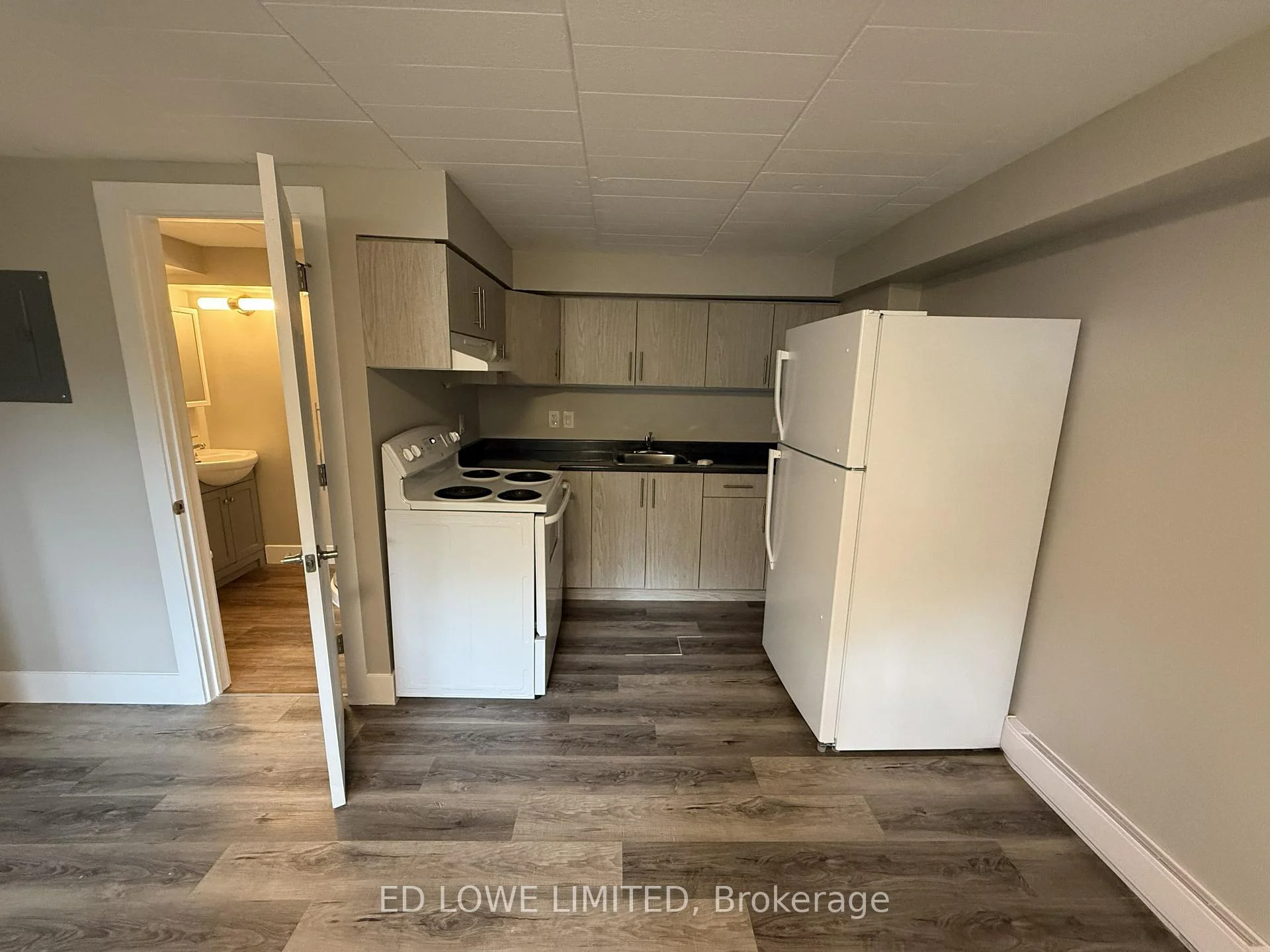Photo 13 of Unit 401, 7 Fittons Road E, Orillia — HOMEH