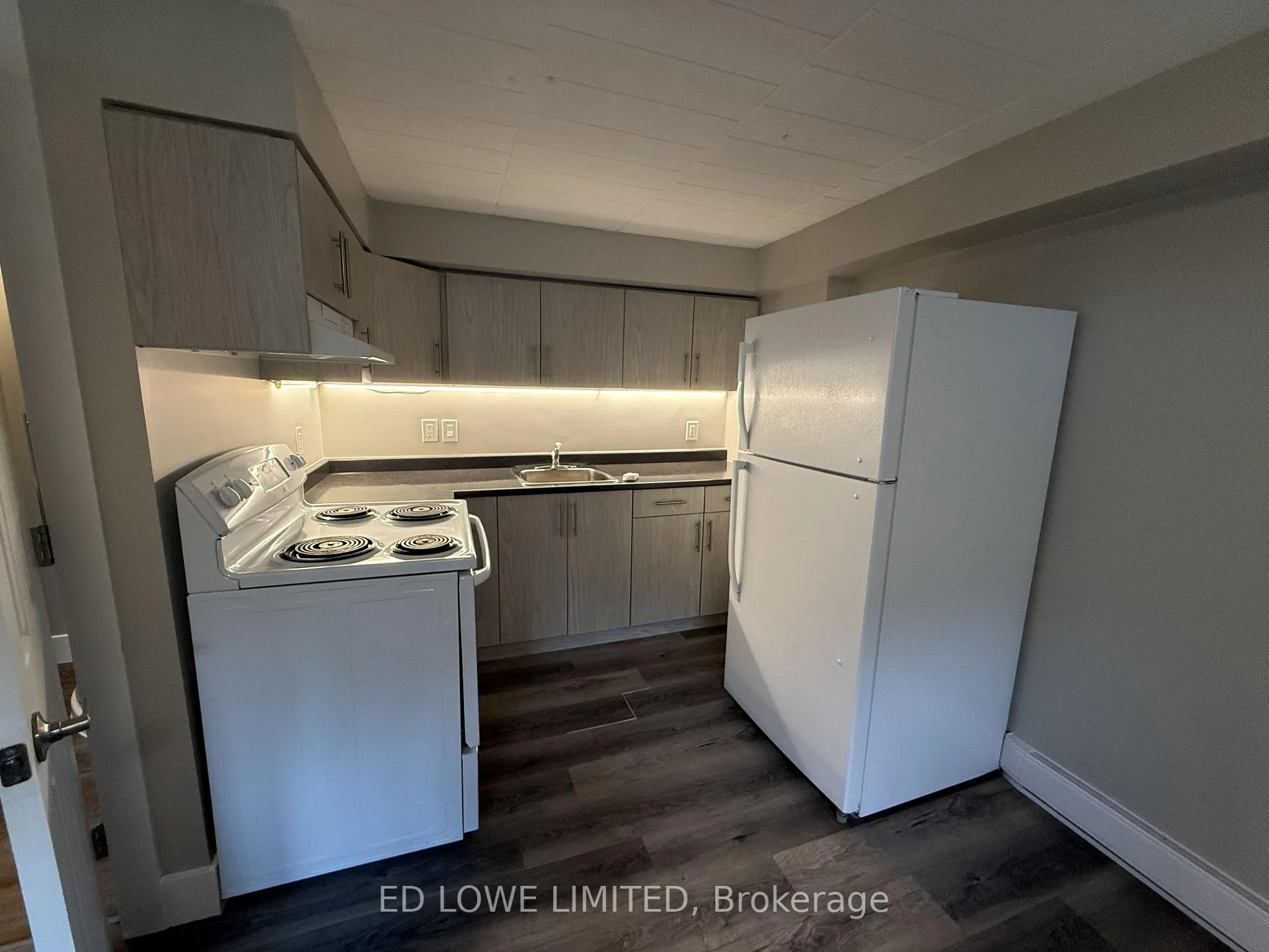 Photo 15 of Unit 401, 7 Fittons Road E, Orillia — HOMEH