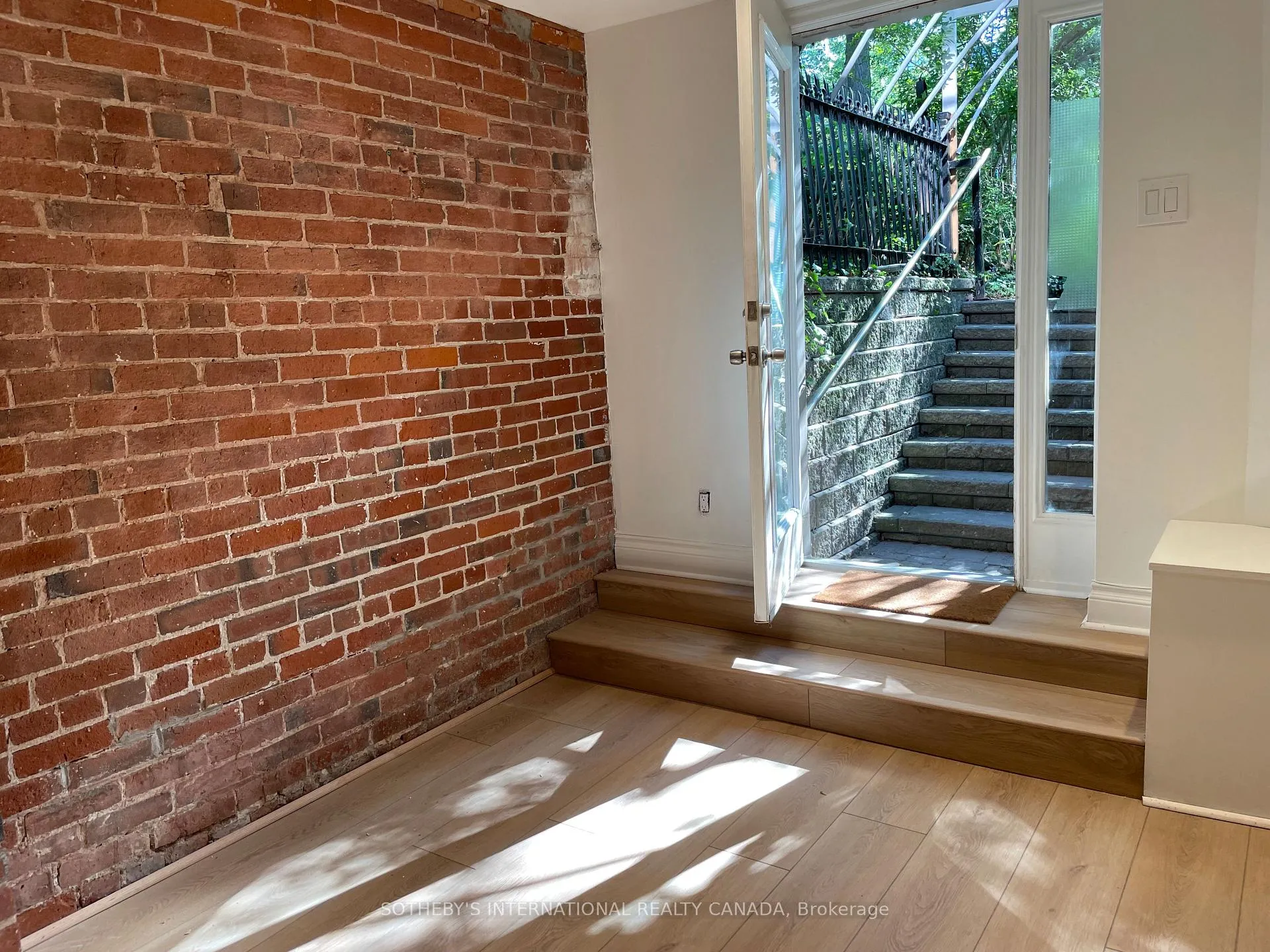 Photo 7 of 81 Brunswick Avenue, Toronto, University — HOMEH