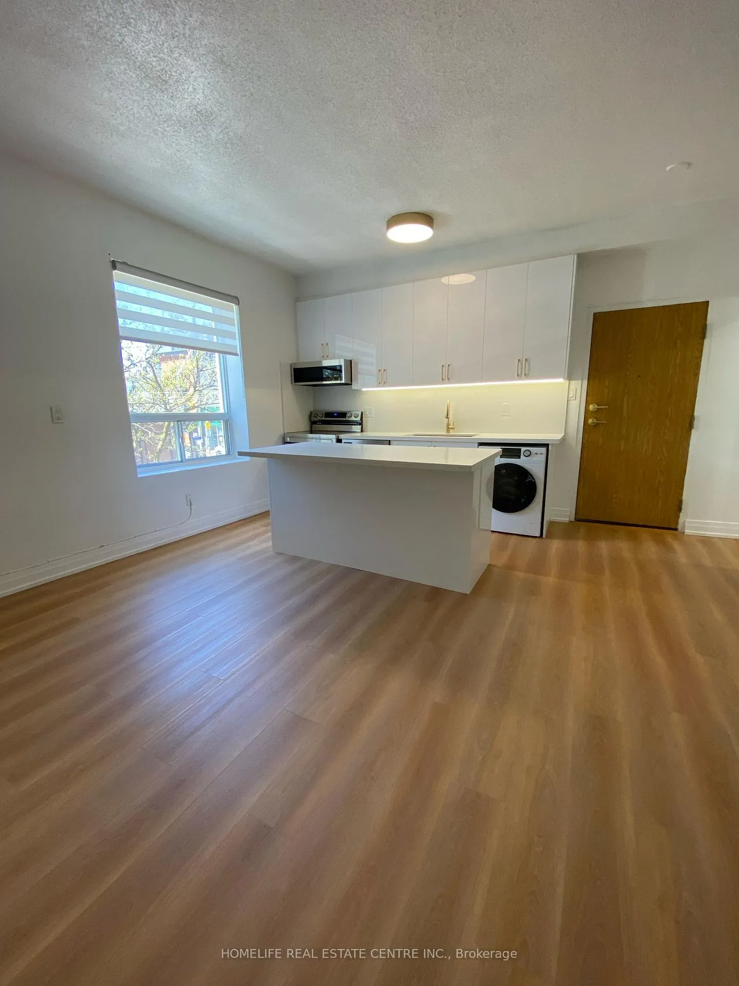 Front of Unit 201, 223 Jameson Avenue