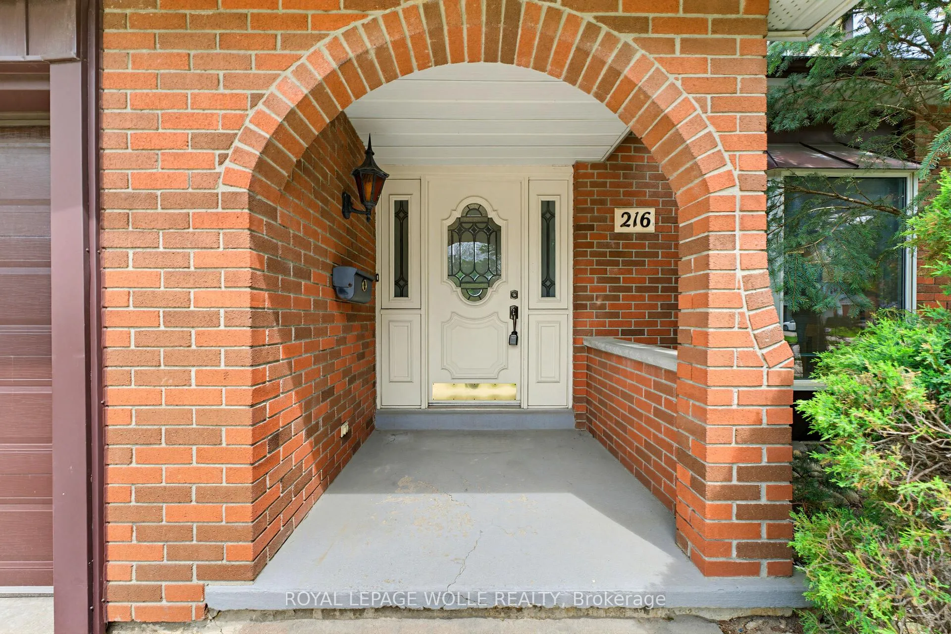 Photo 5 of 216 McGarry Drive, Kitchener — HOMEH