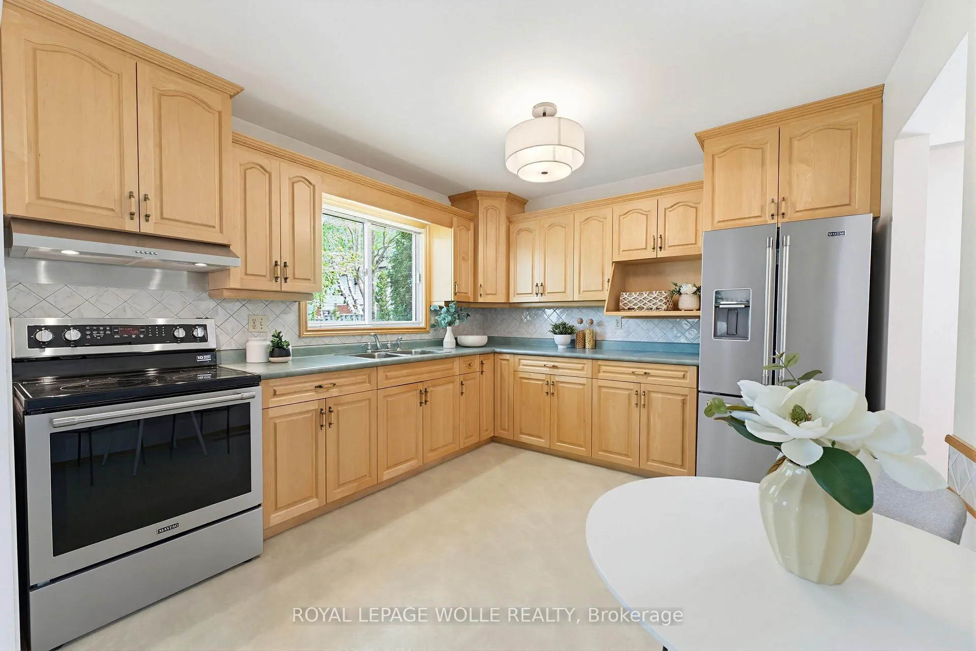 Photo 12 of 216 McGarry Drive, Kitchener — HOMEH