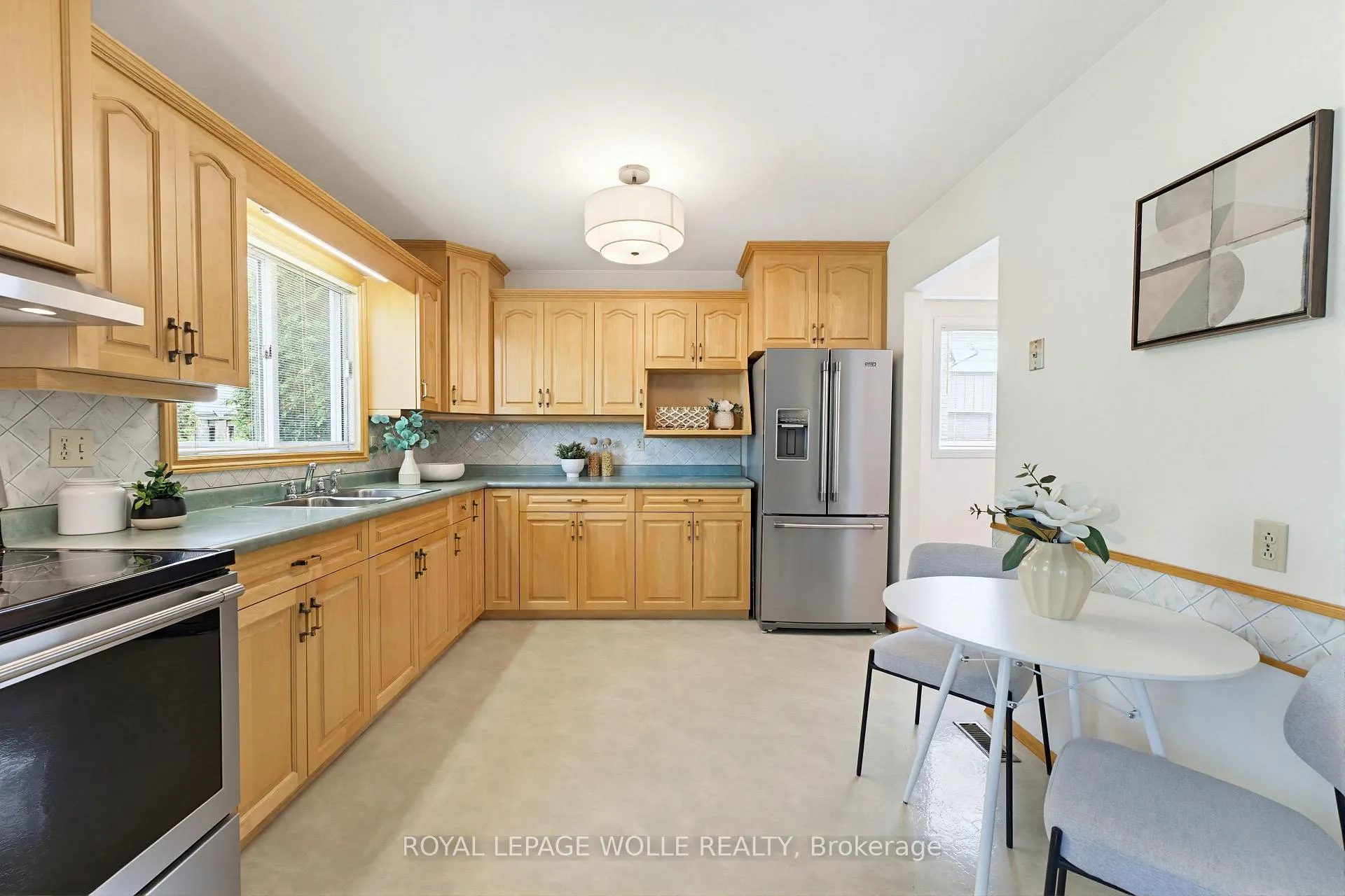 Photo 13 of 216 McGarry Drive, Kitchener — HOMEH