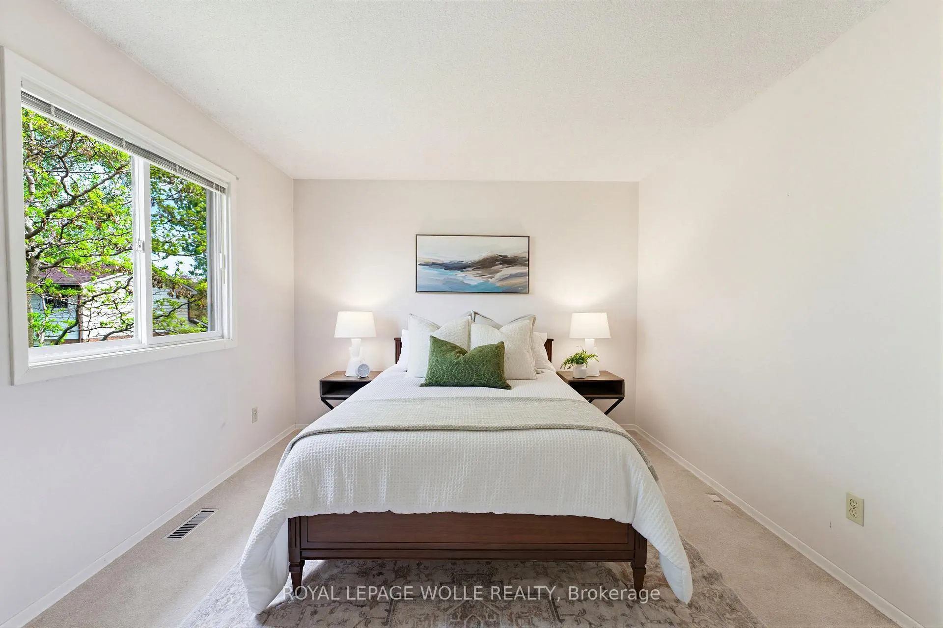Photo 23 of 216 McGarry Drive, Kitchener — HOMEH