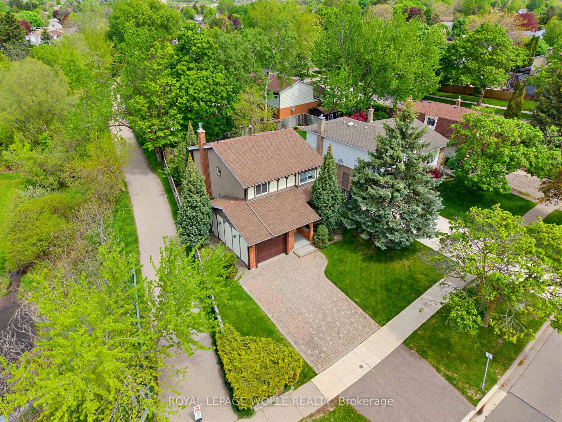 Photo 33 of 216 McGarry Drive, Kitchener — HOMEH