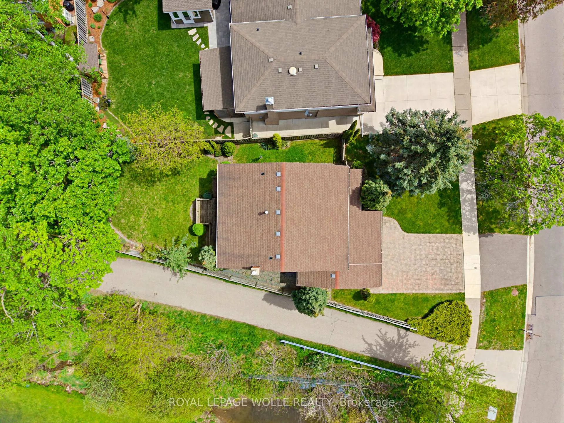 Photo 35 of 216 McGarry Drive, Kitchener — HOMEH