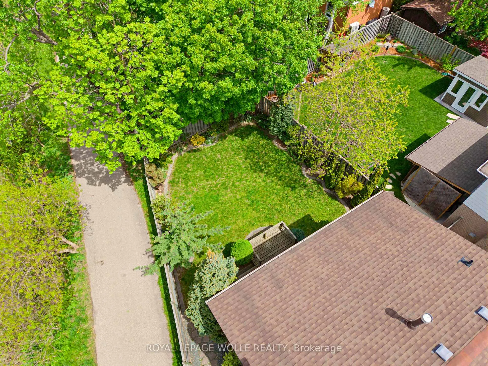 Photo 36 of 216 McGarry Drive, Kitchener — HOMEH