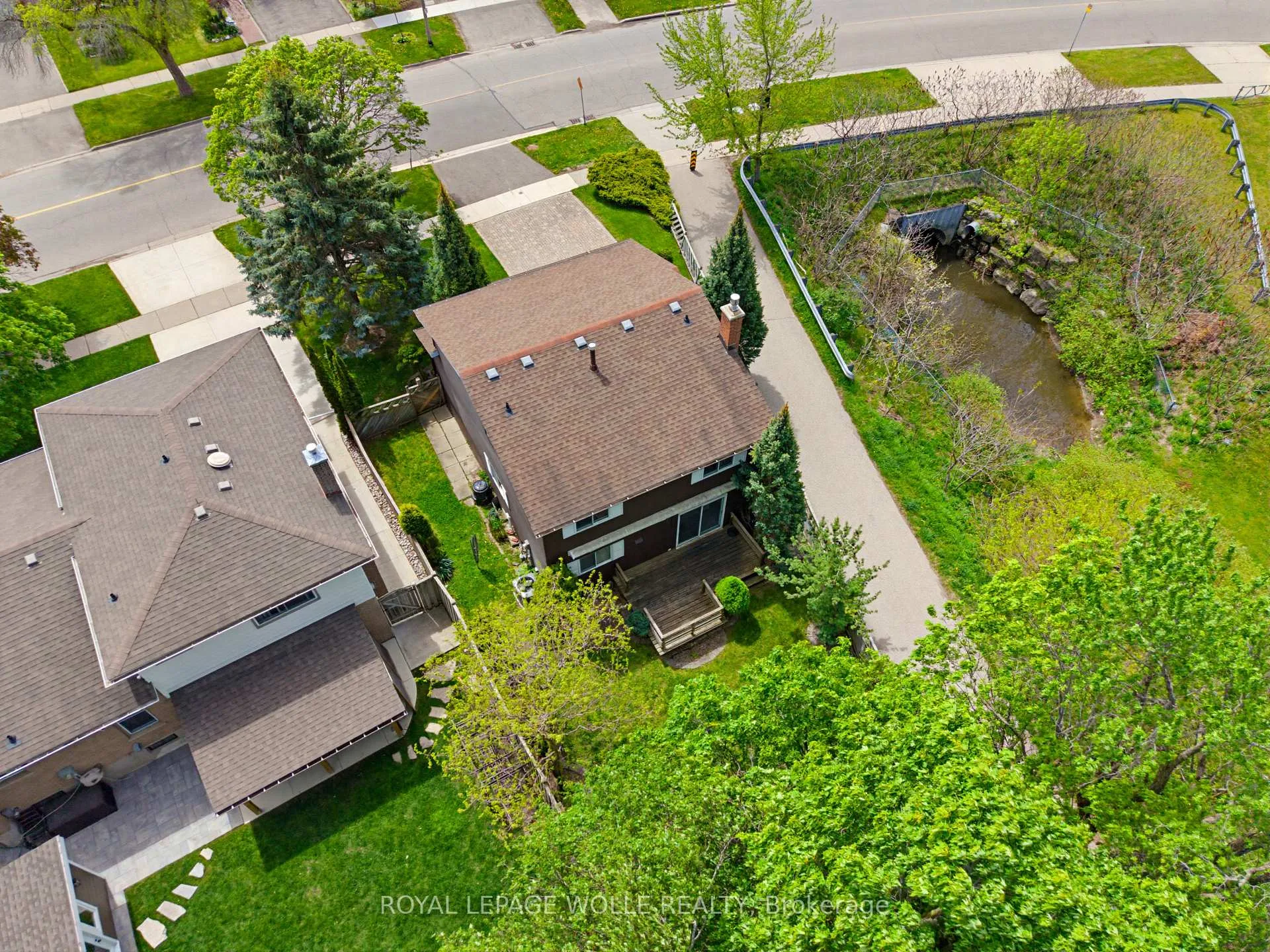 Photo 37 of 216 McGarry Drive, Kitchener — HOMEH