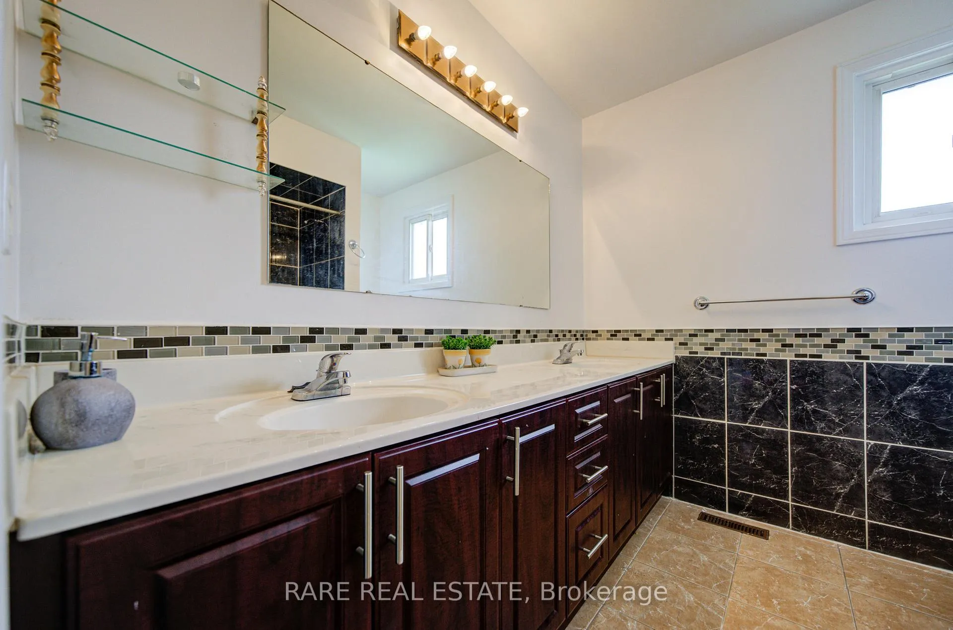 Photo 17 of 71 Willowbrook Road, Markham, Aileen-Willowbrook — HOMEH