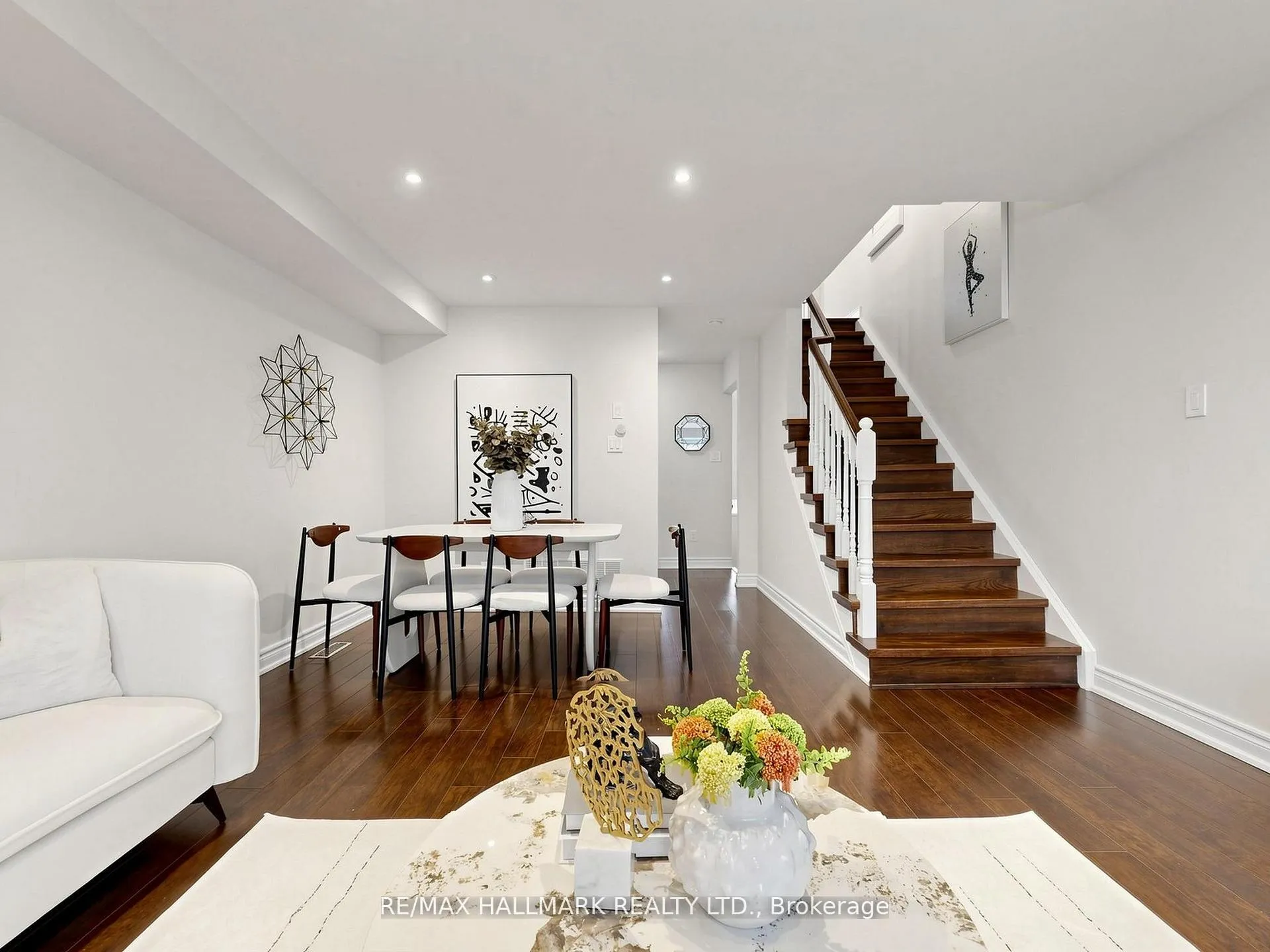 Photo 6 of 62 Wyatt Lane, Aurora, Bayview Wellington — HOMEH