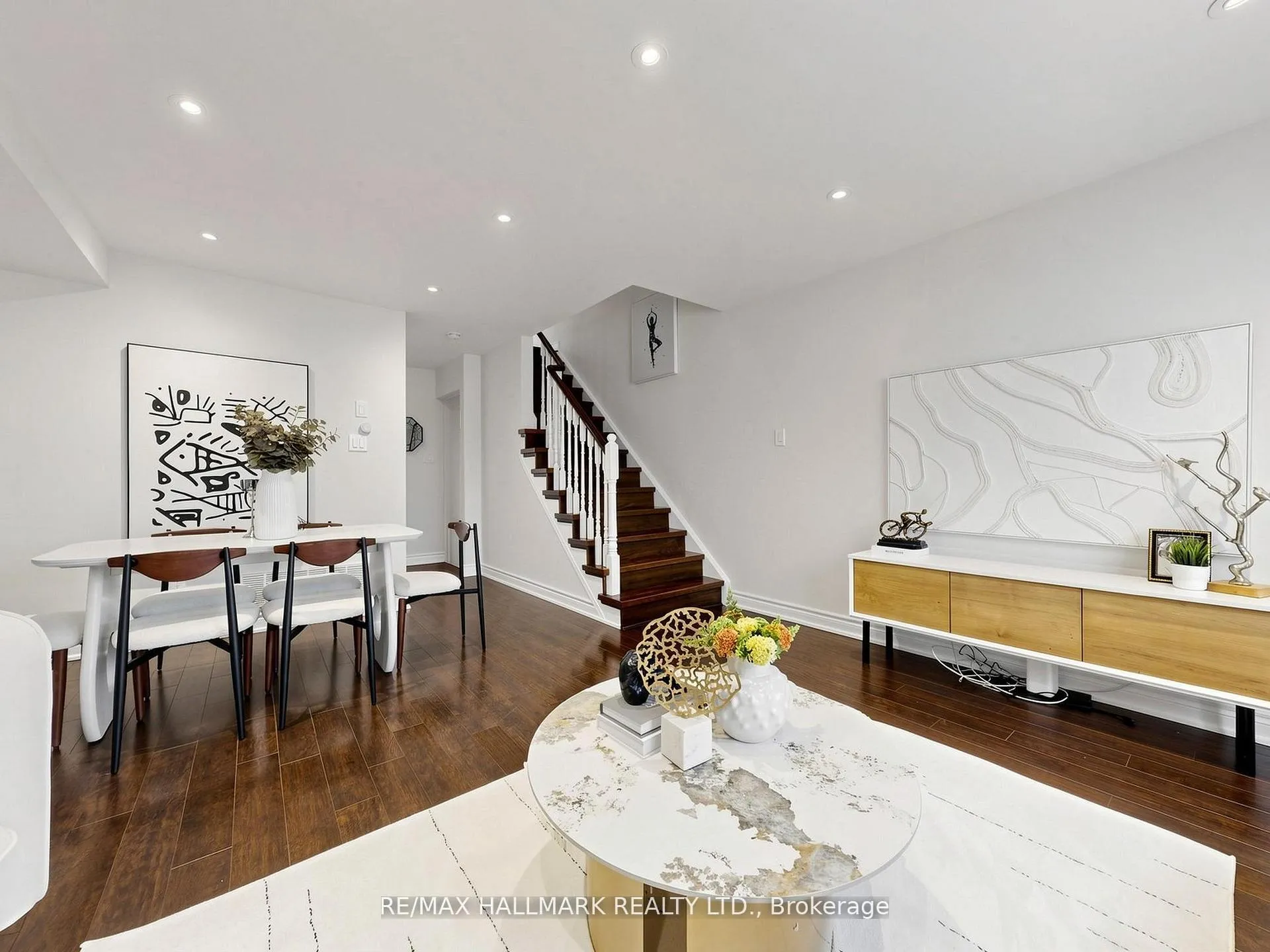 Photo 7 of 62 Wyatt Lane, Aurora, Bayview Wellington — HOMEH