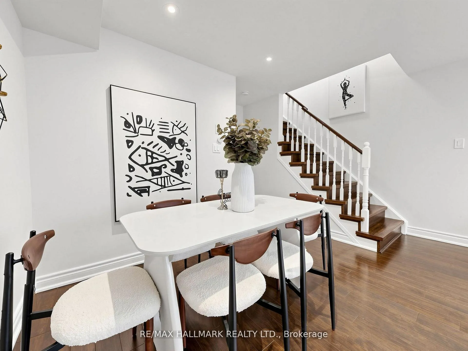 Photo 9 of 62 Wyatt Lane, Aurora, Bayview Wellington — HOMEH